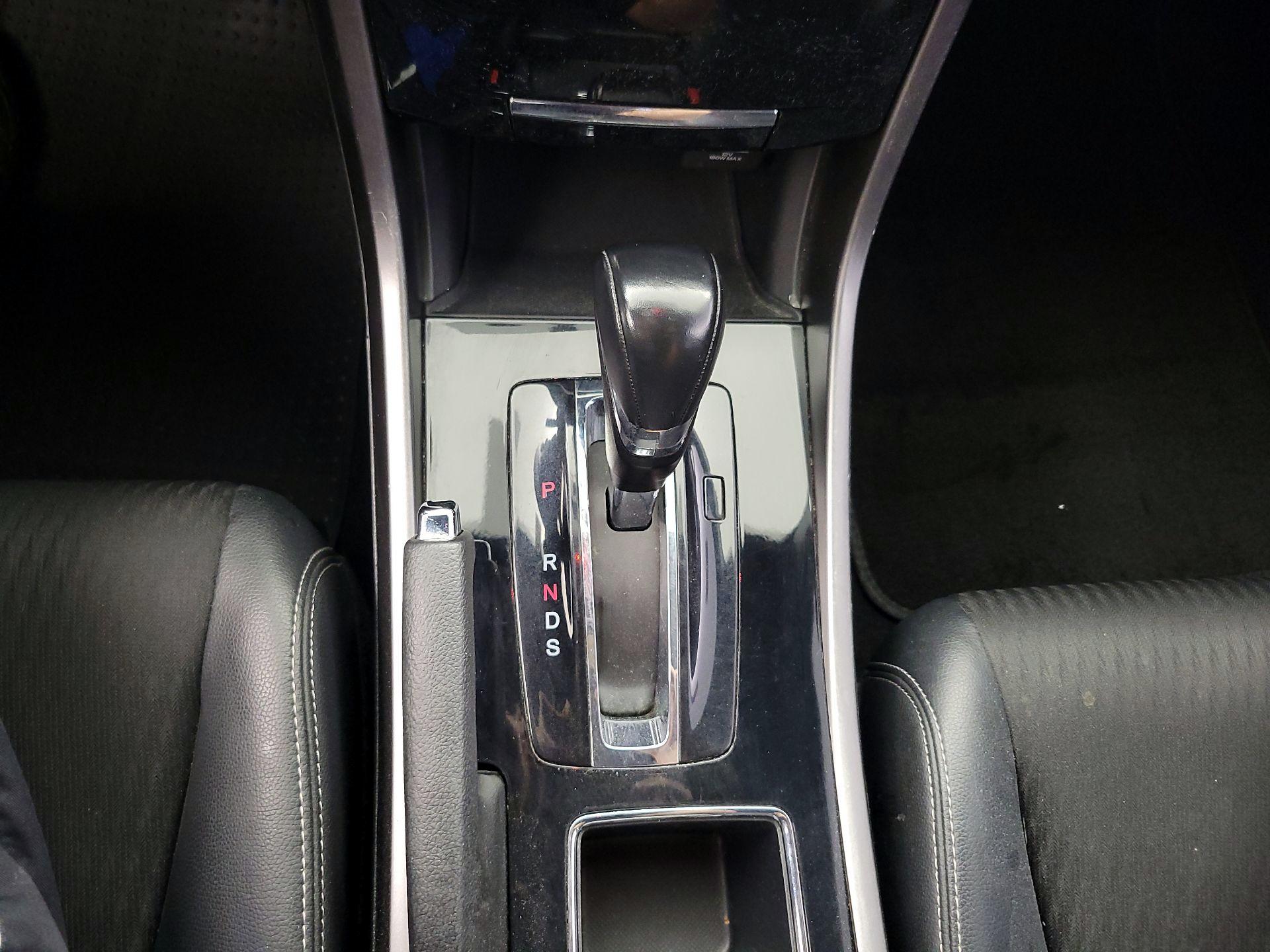 Thumbnail: 2016 Honda Accord - 17