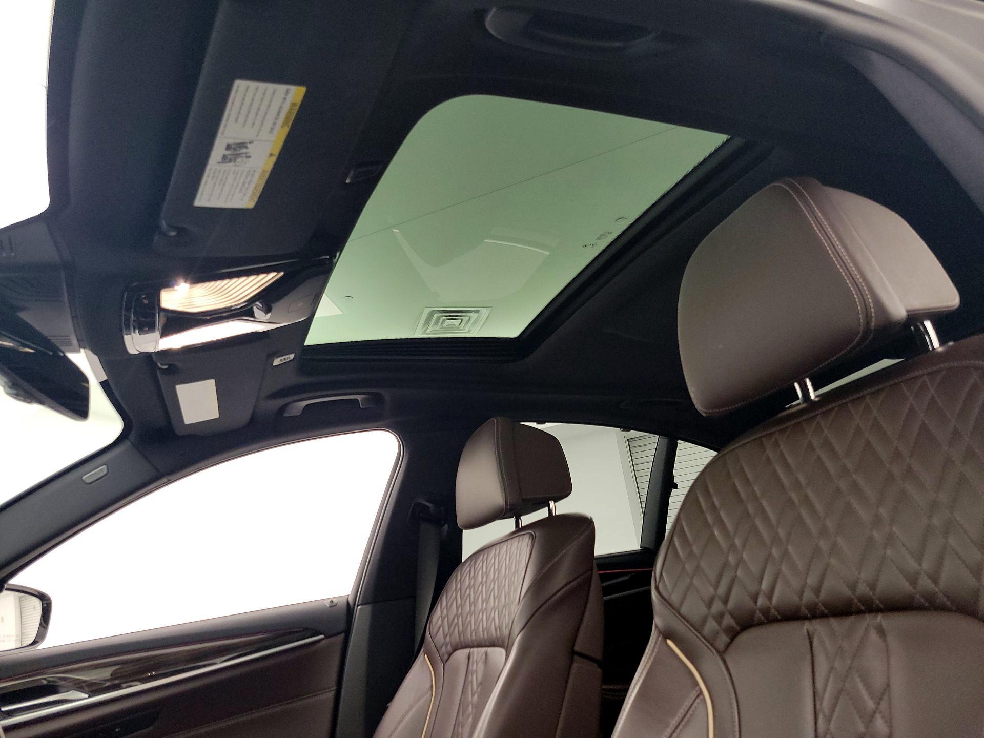 Thumbnail: 2019 BMW 5 Series - 20