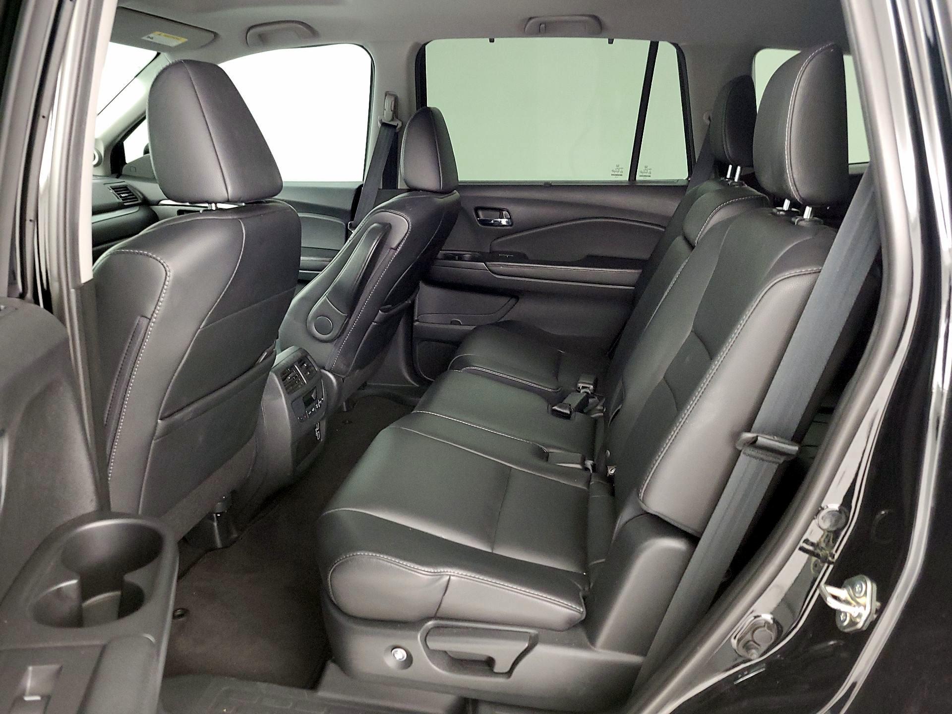 Thumbnail: 2019 Honda Pilot - 20
