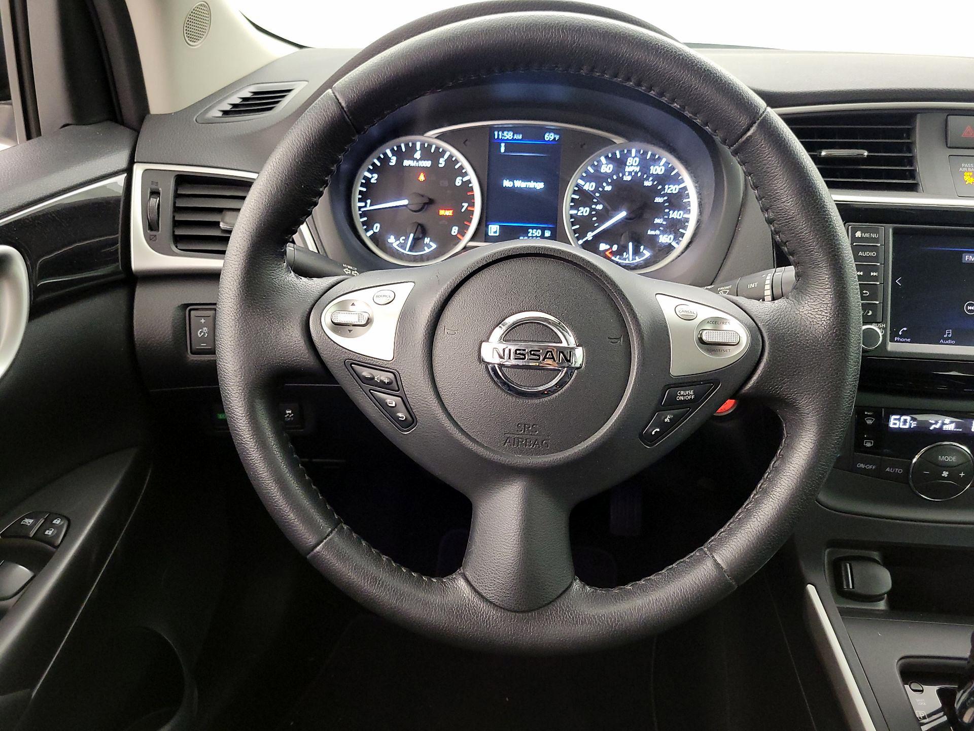 Thumbnail: 2019 Nissan Sentra - 10