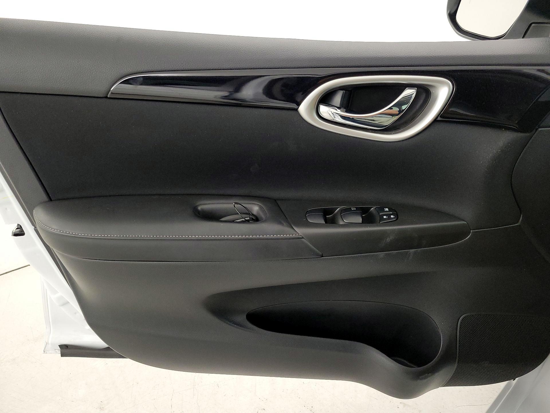Thumbnail: 2019 Nissan Sentra - 12