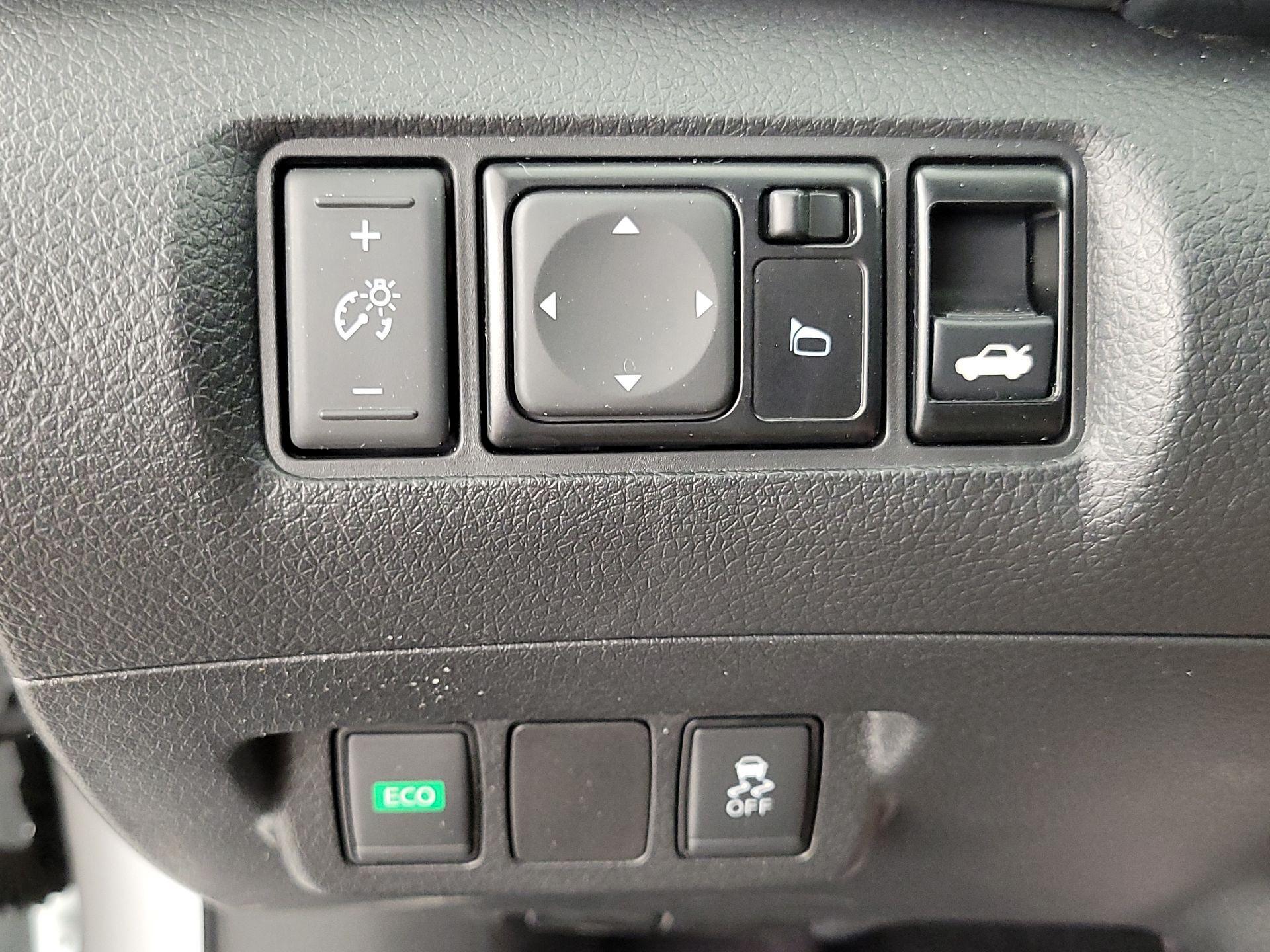 Thumbnail: 2019 Nissan Sentra - 13