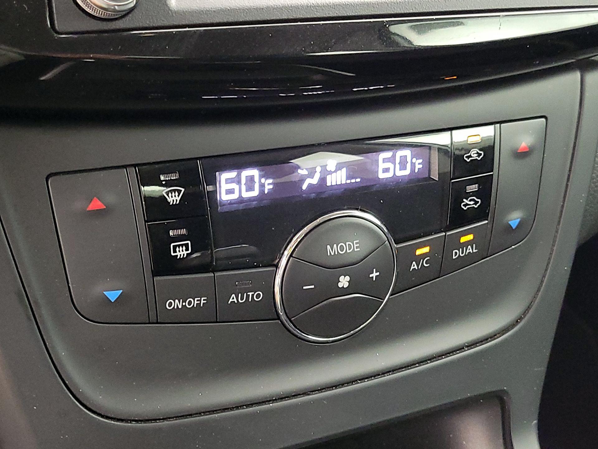 Thumbnail: 2019 Nissan Sentra - 16