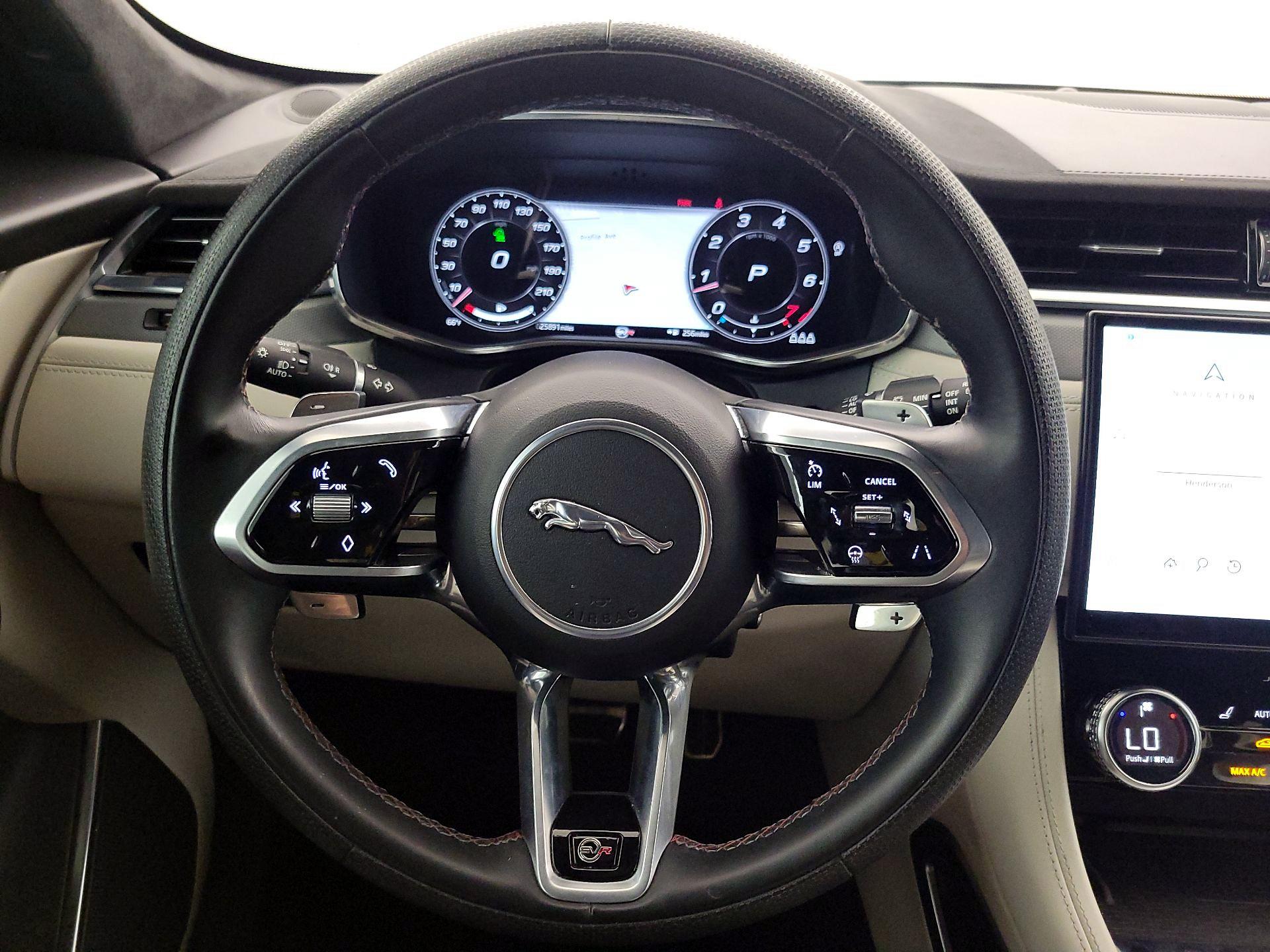 Thumbnail: 2023 Jaguar F-Pace - 10
