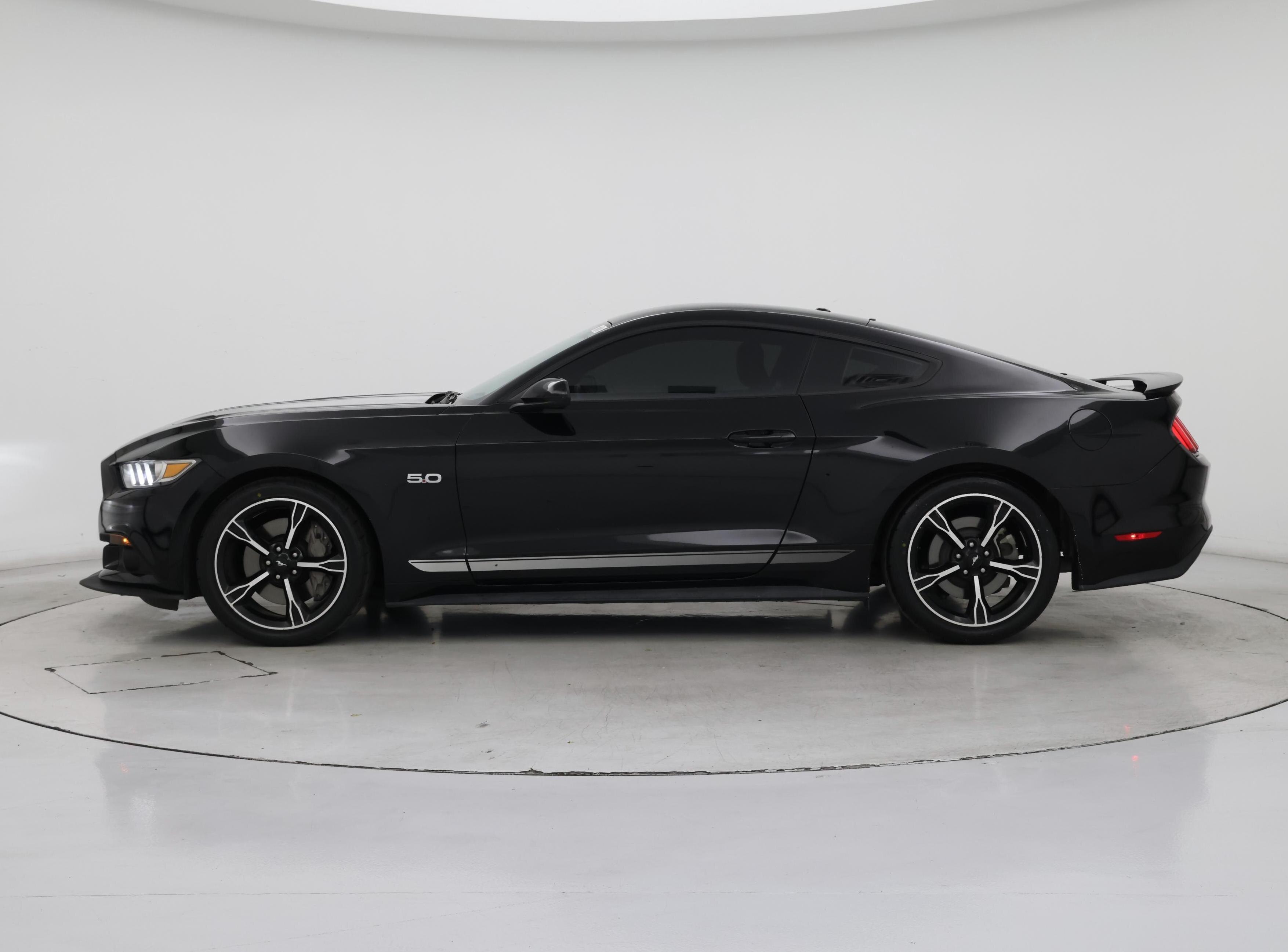 Thumbnail: 2017 Ford Mustang - 3