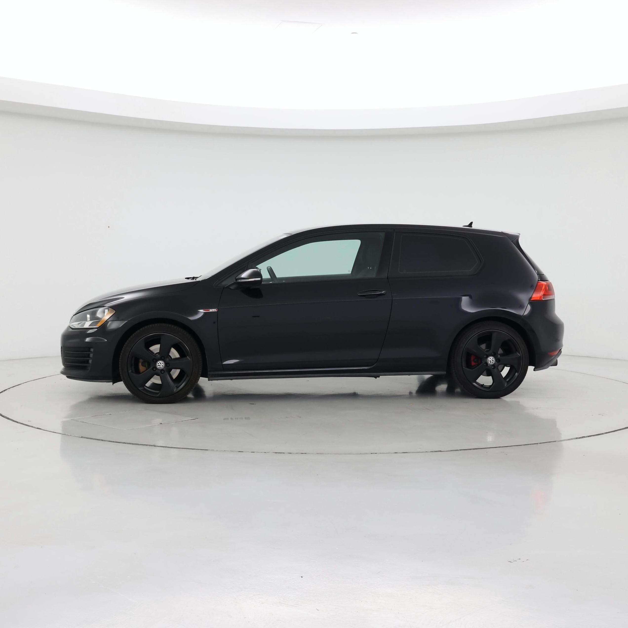 Thumbnail: 2016 Volkswagen Golf - 3