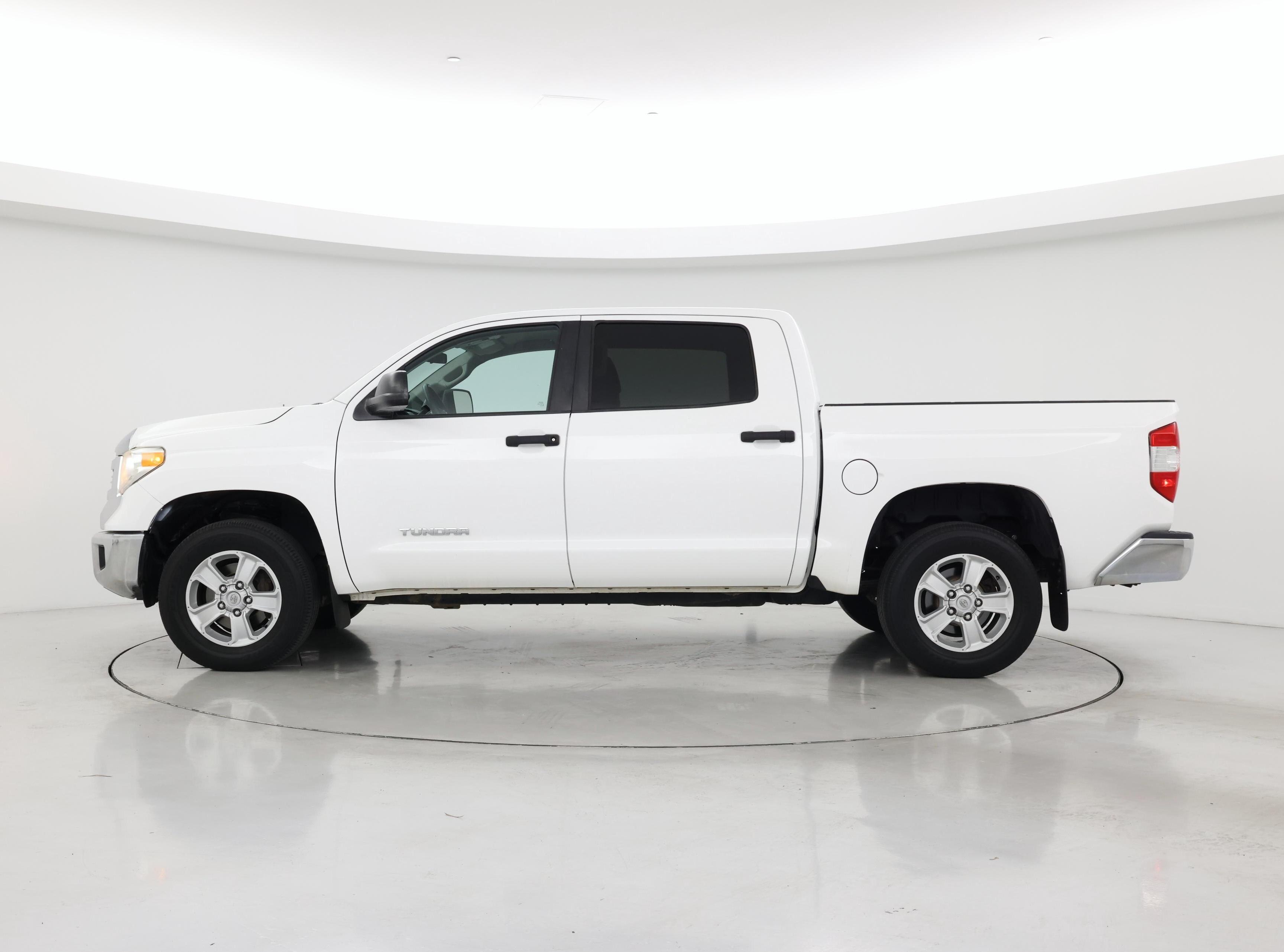 Thumbnail: 2017 Toyota Tundra - 3
