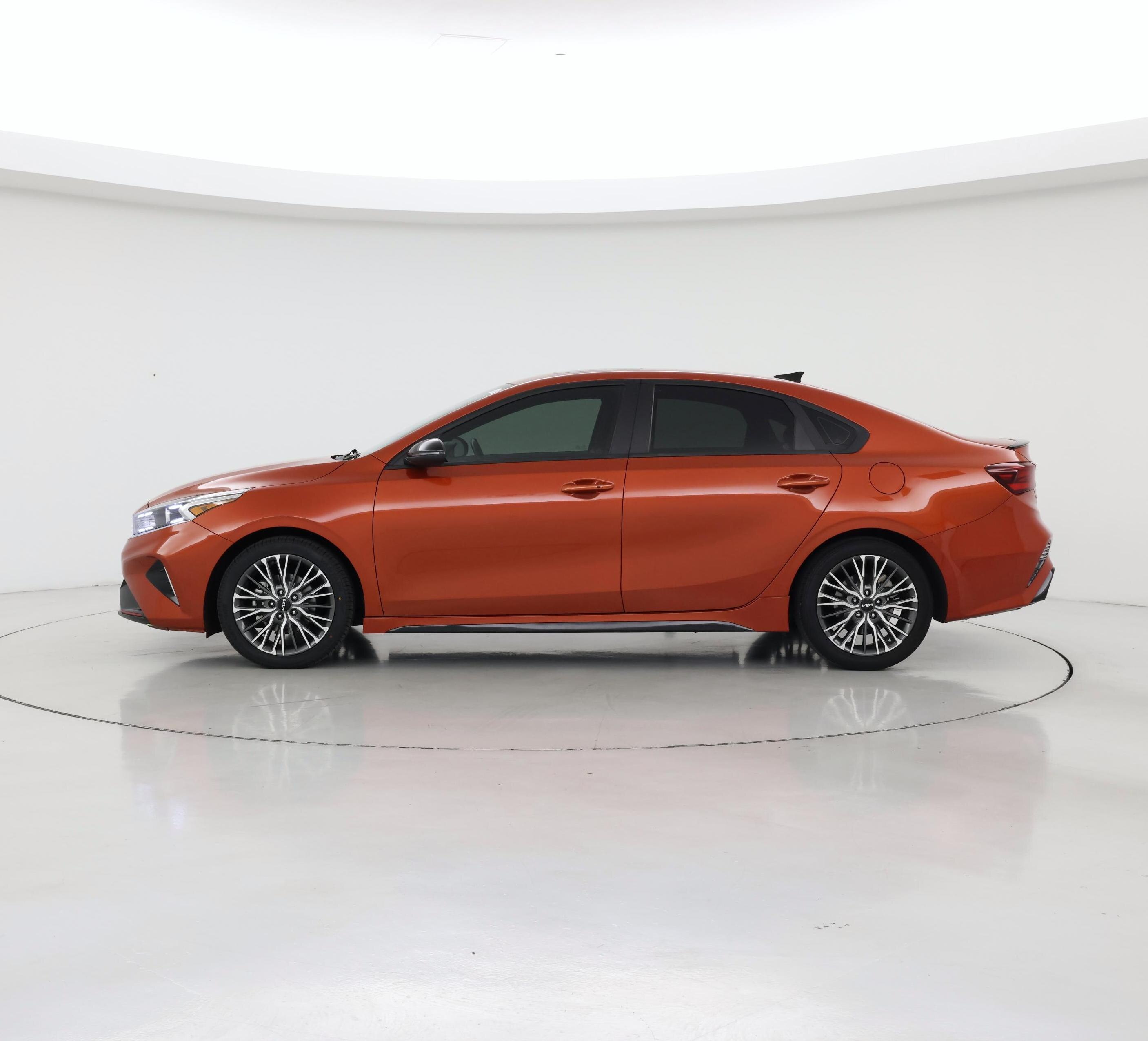 Thumbnail: 2022 Kia Forte - 3