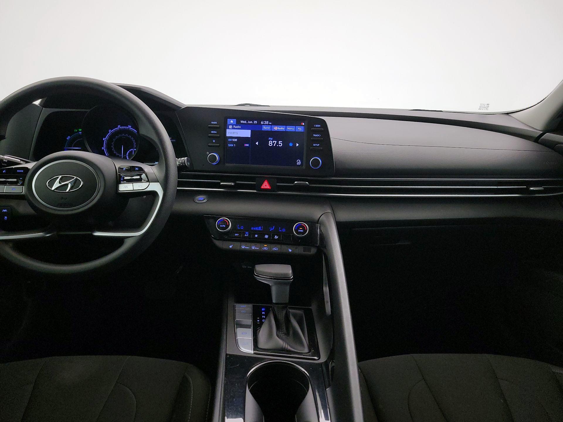 Thumbnail: 2022 Hyundai Elantra - 9