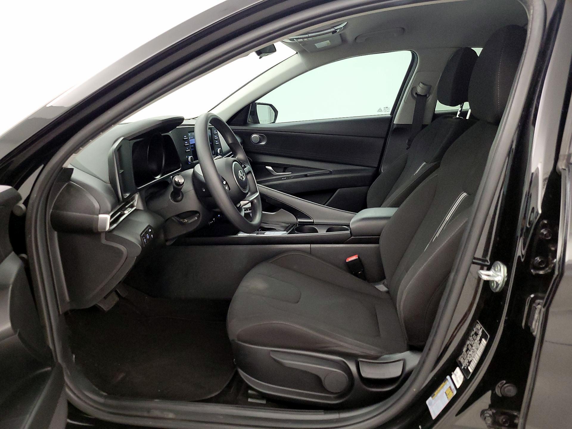 Thumbnail: 2022 Hyundai Elantra - 11