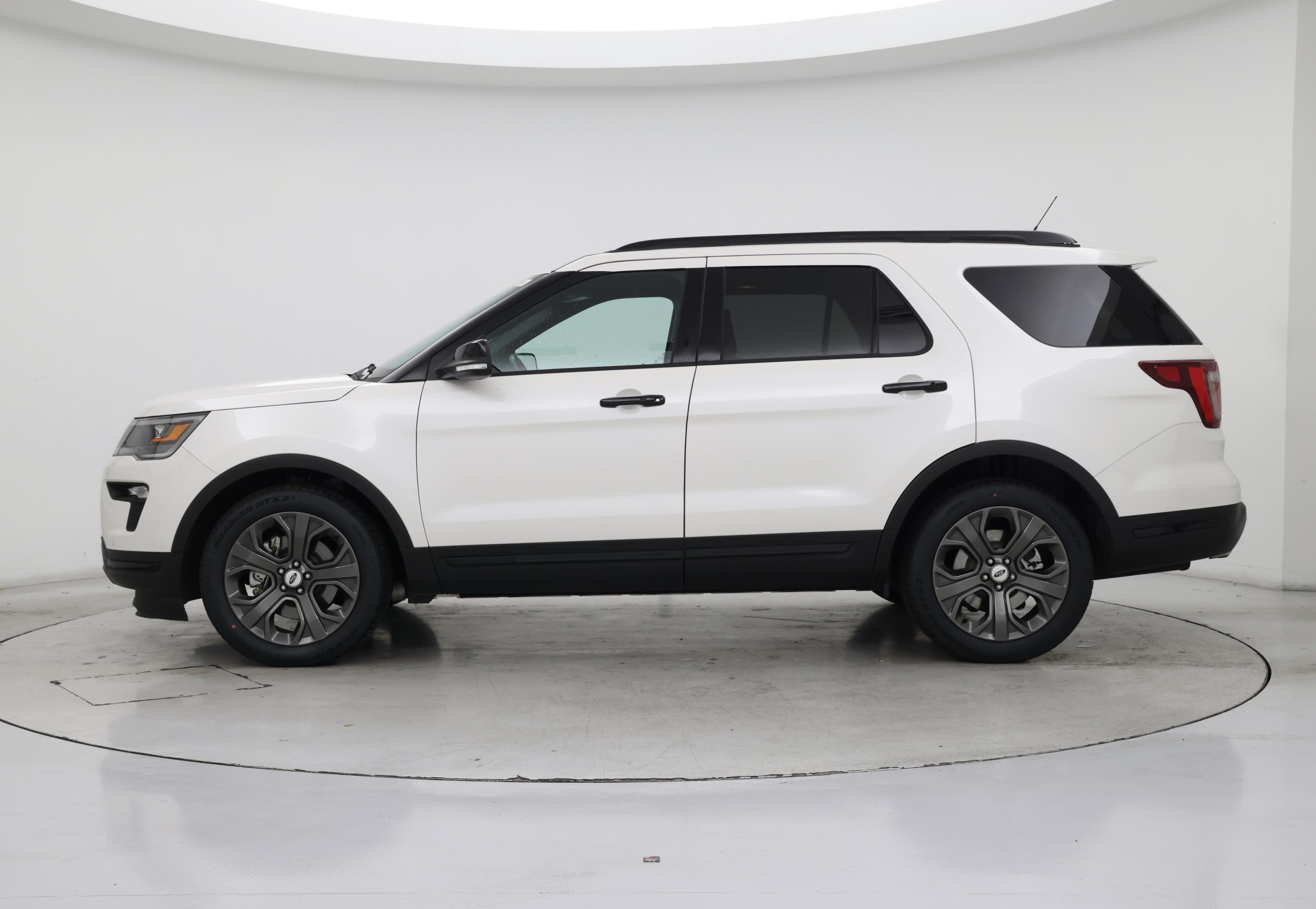 Thumbnail: 2018 Ford Explorer - 3