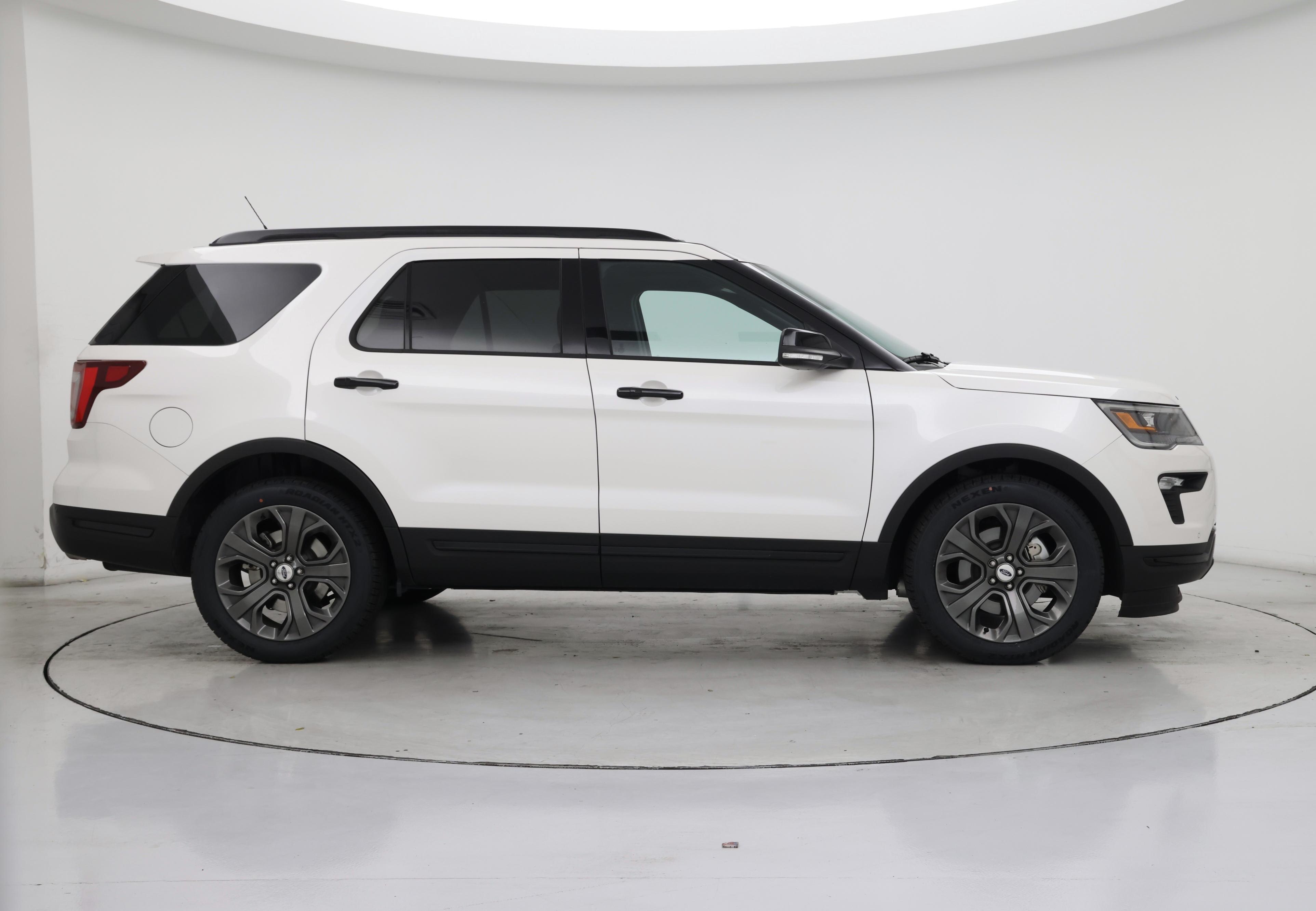 Thumbnail: 2018 Ford Explorer - 7