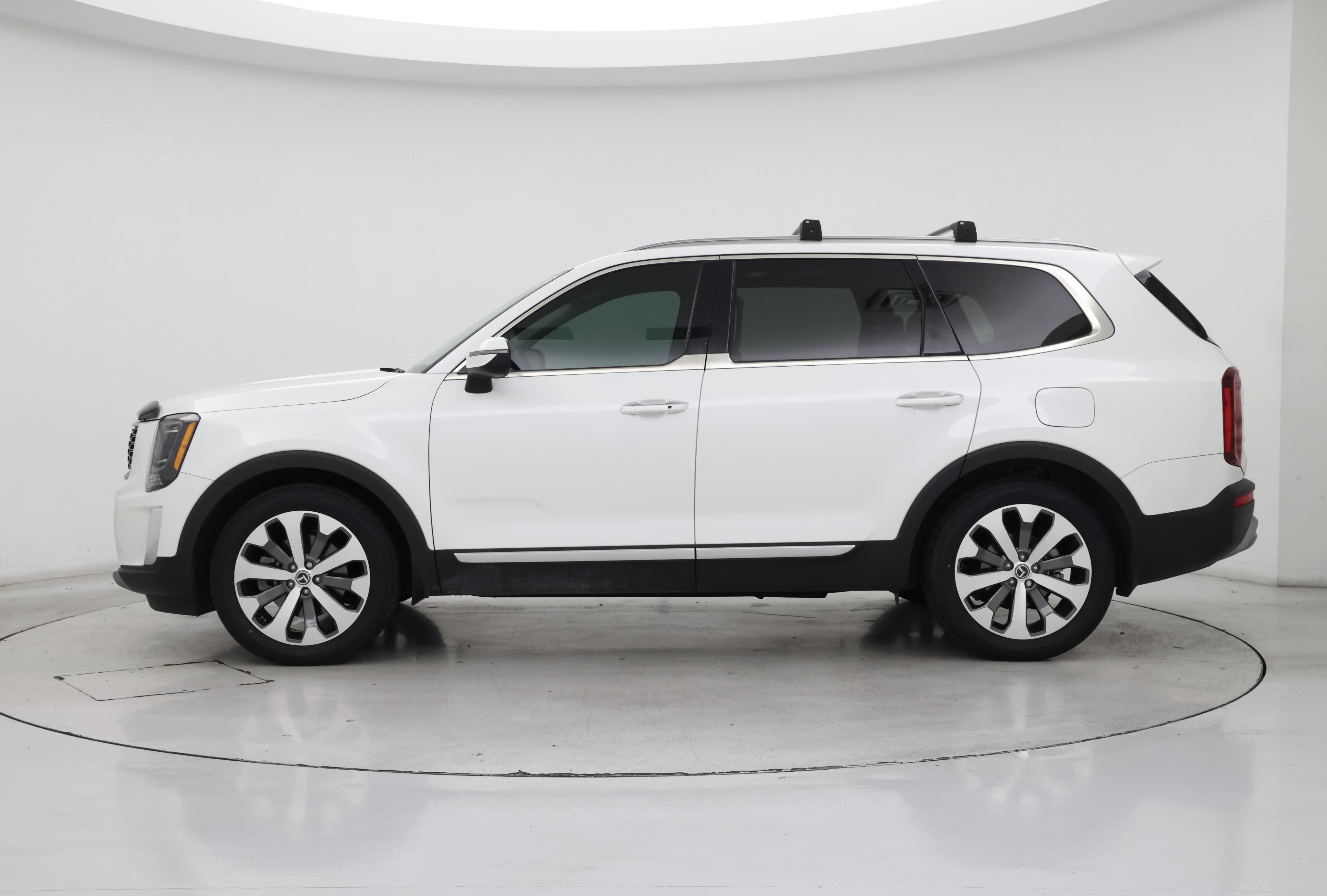Thumbnail: 2020 Kia Telluride - 3