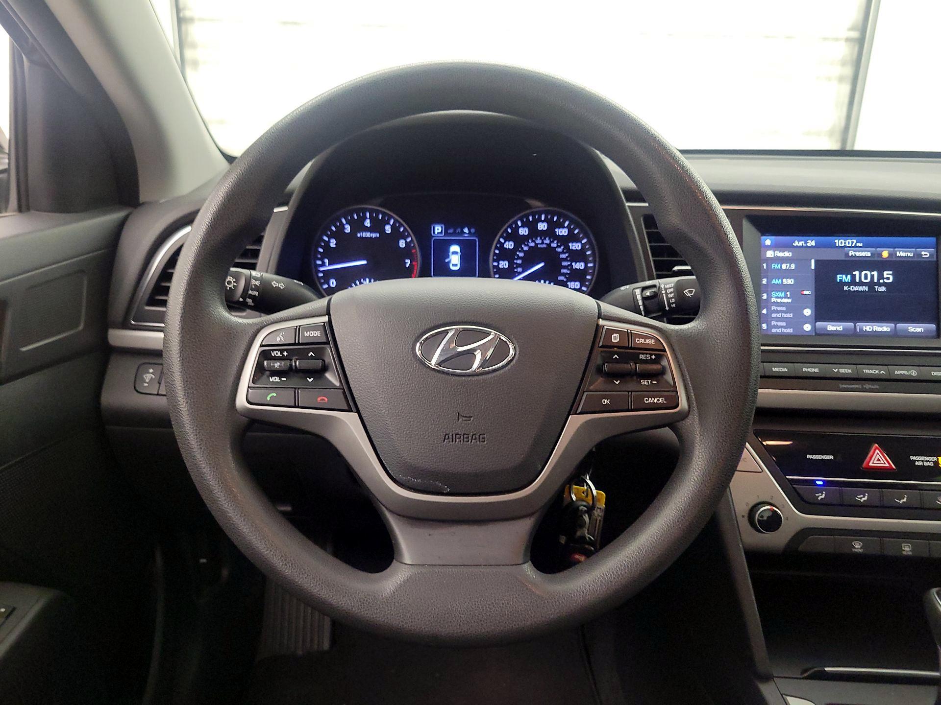 Thumbnail: 2018 Hyundai Elantra - 10