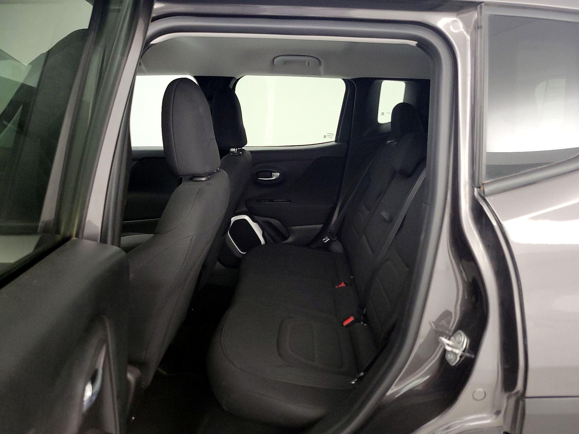 Thumbnail: 2018 Jeep Renegade - 19
