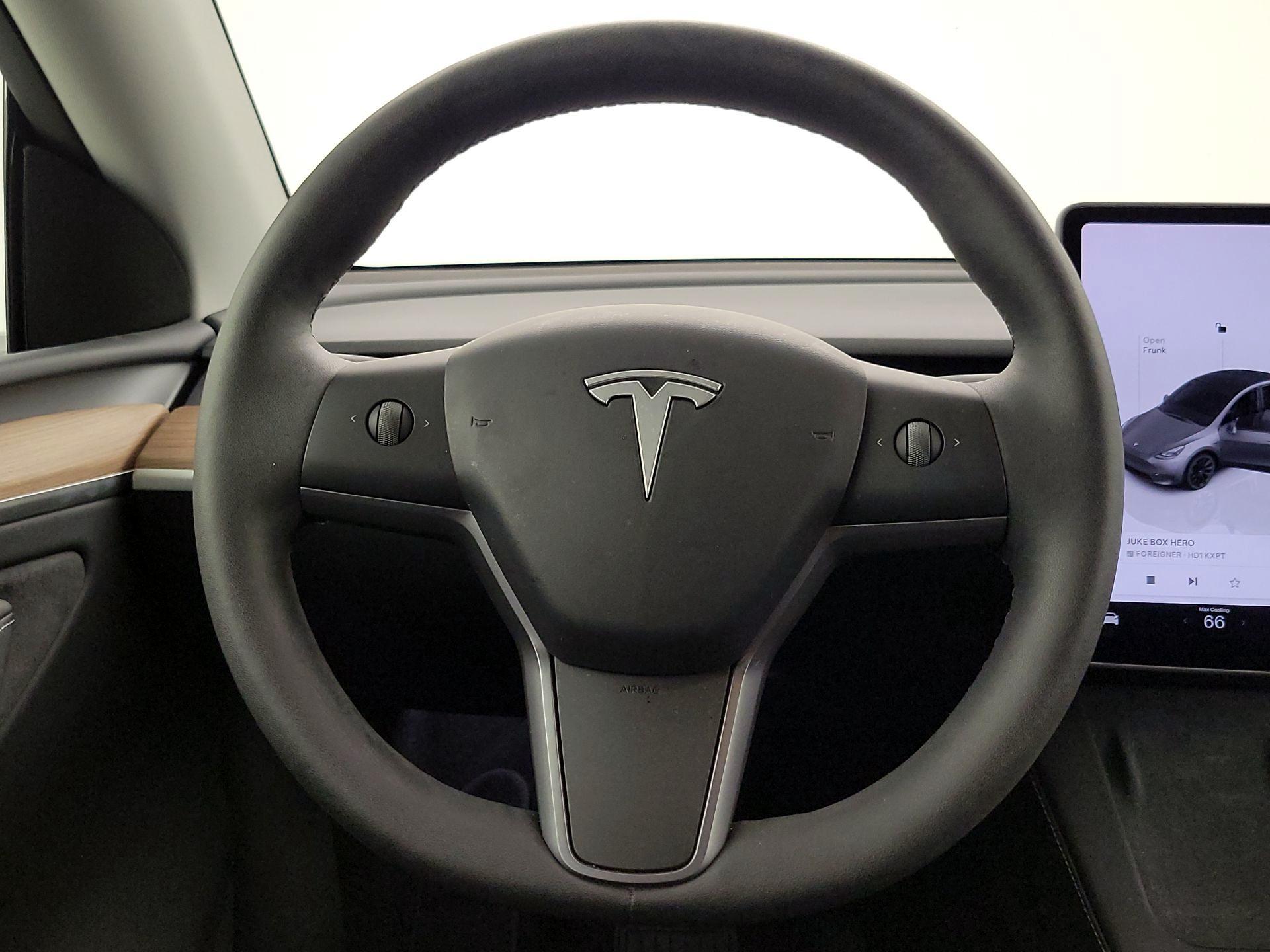 Thumbnail: 2025 Tesla Model Y - 10