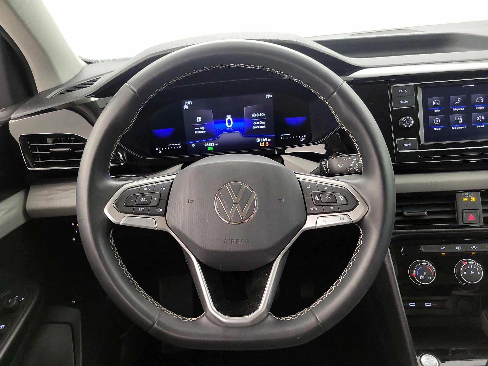 Thumbnail: 2023 Volkswagen Taos - 10