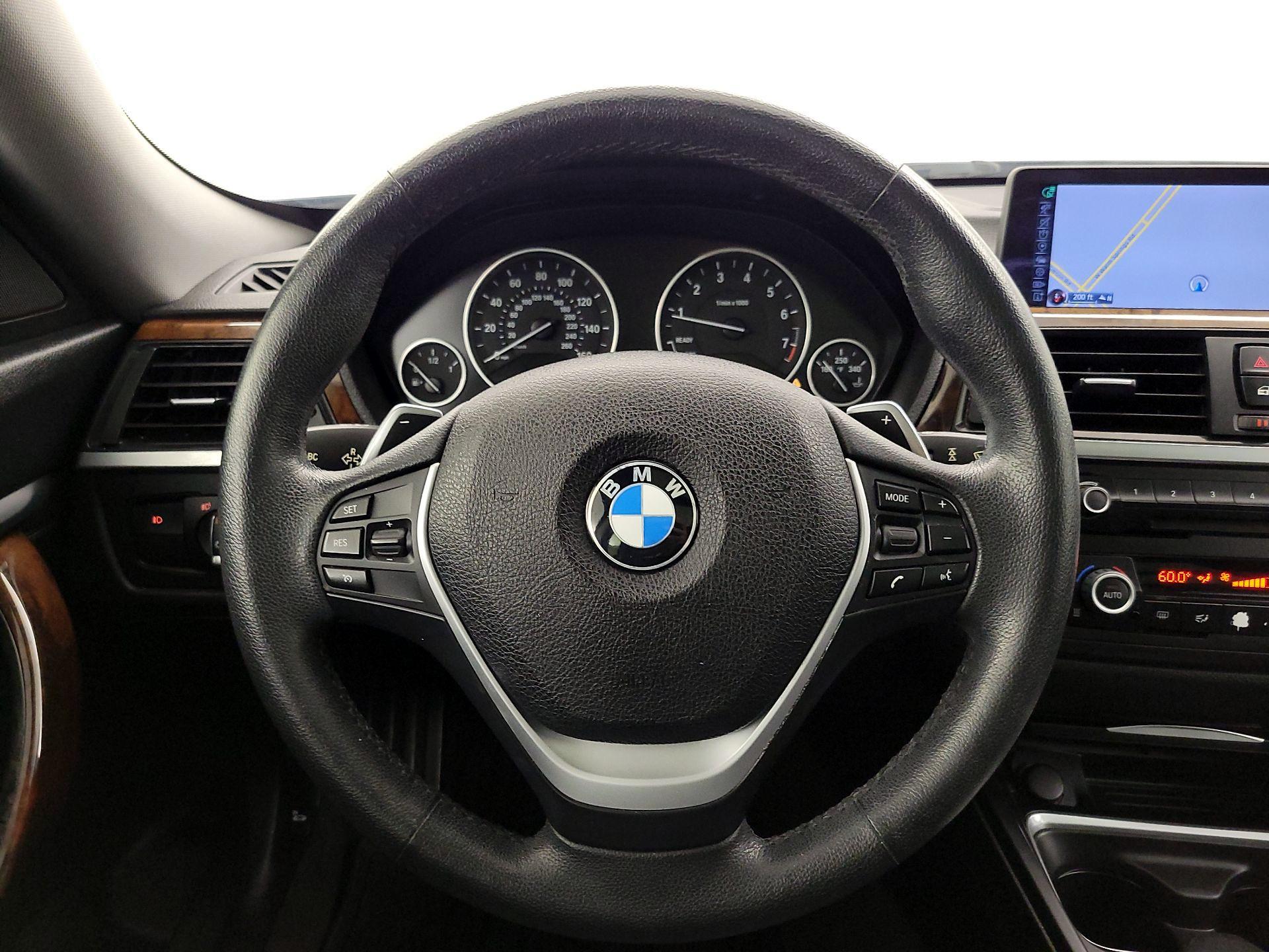 Thumbnail: 2015 BMW 3 Series - 10
