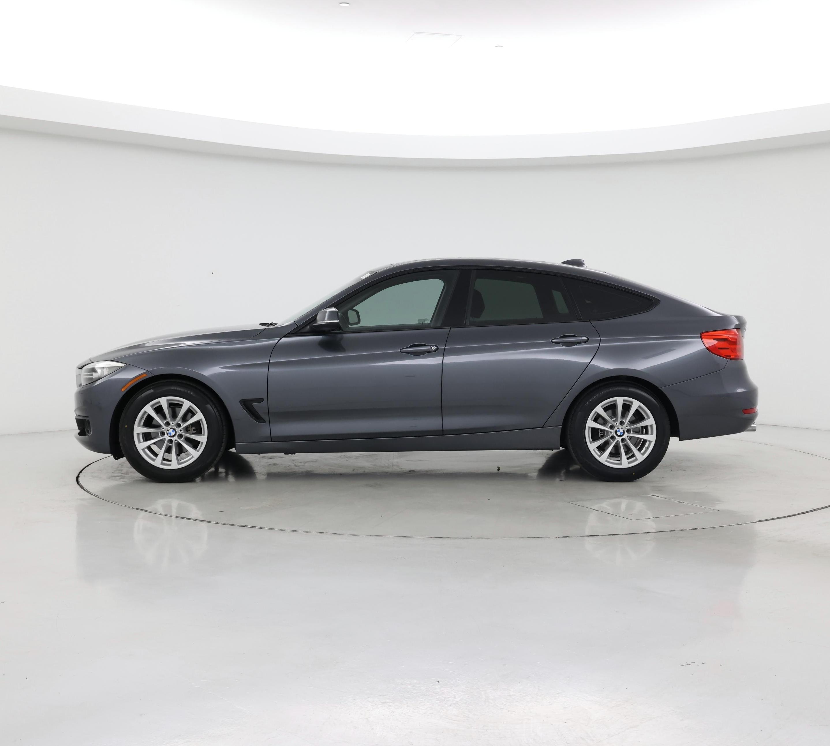 Thumbnail: 2015 BMW 3 Series - 3