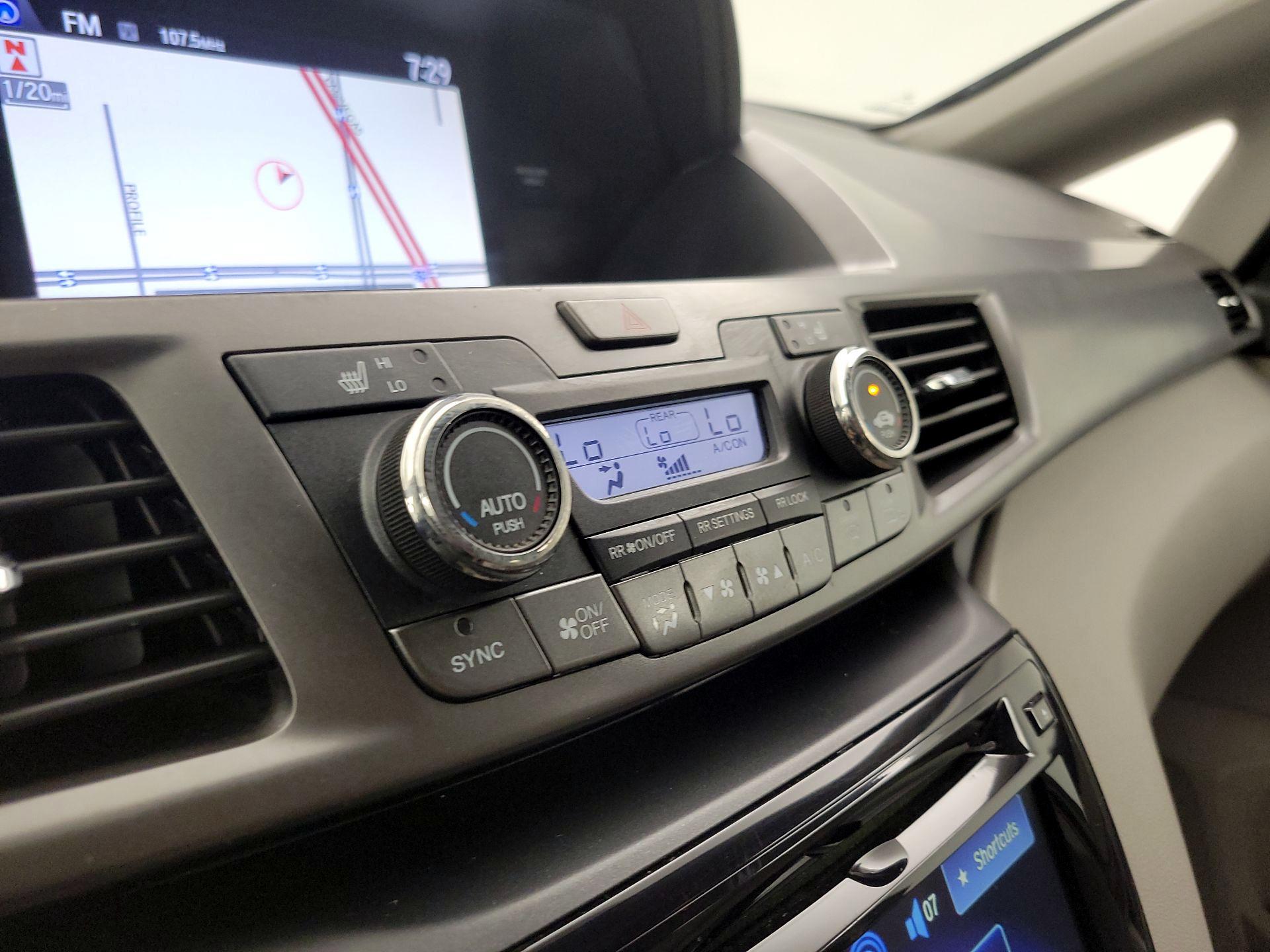 Thumbnail: 2014 Honda Odyssey - 17