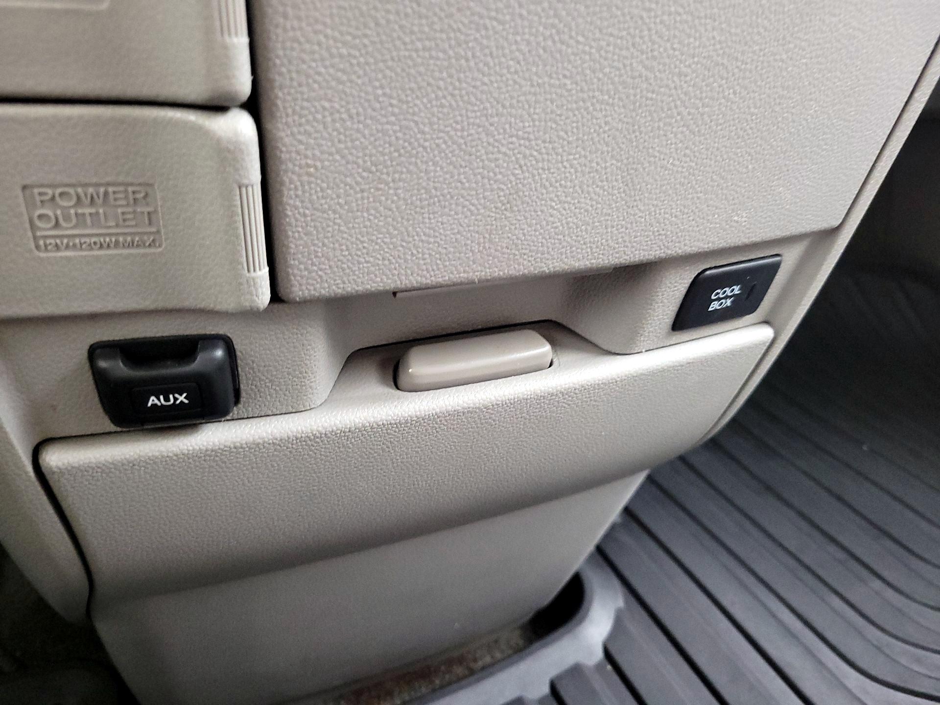 Thumbnail: 2014 Honda Odyssey - 19