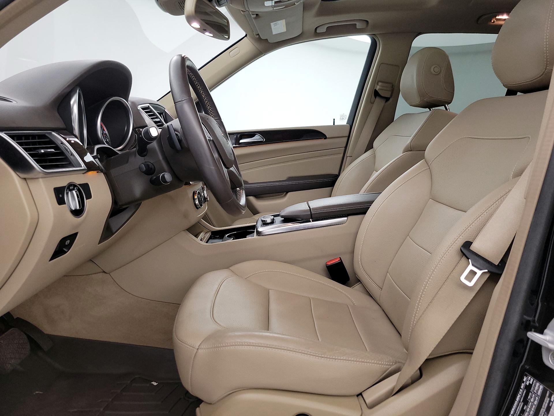 Thumbnail: 2015 Mercedes-Benz M-Class - 11