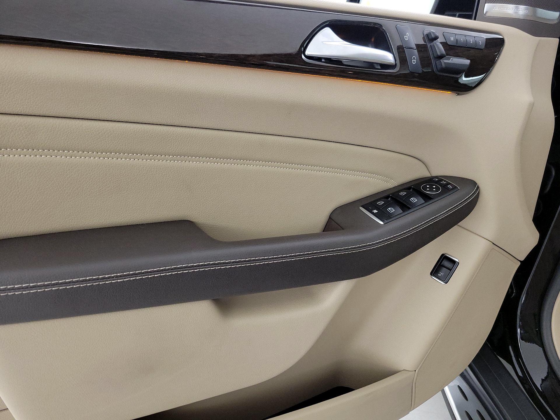 Thumbnail: 2015 Mercedes-Benz M-Class - 12