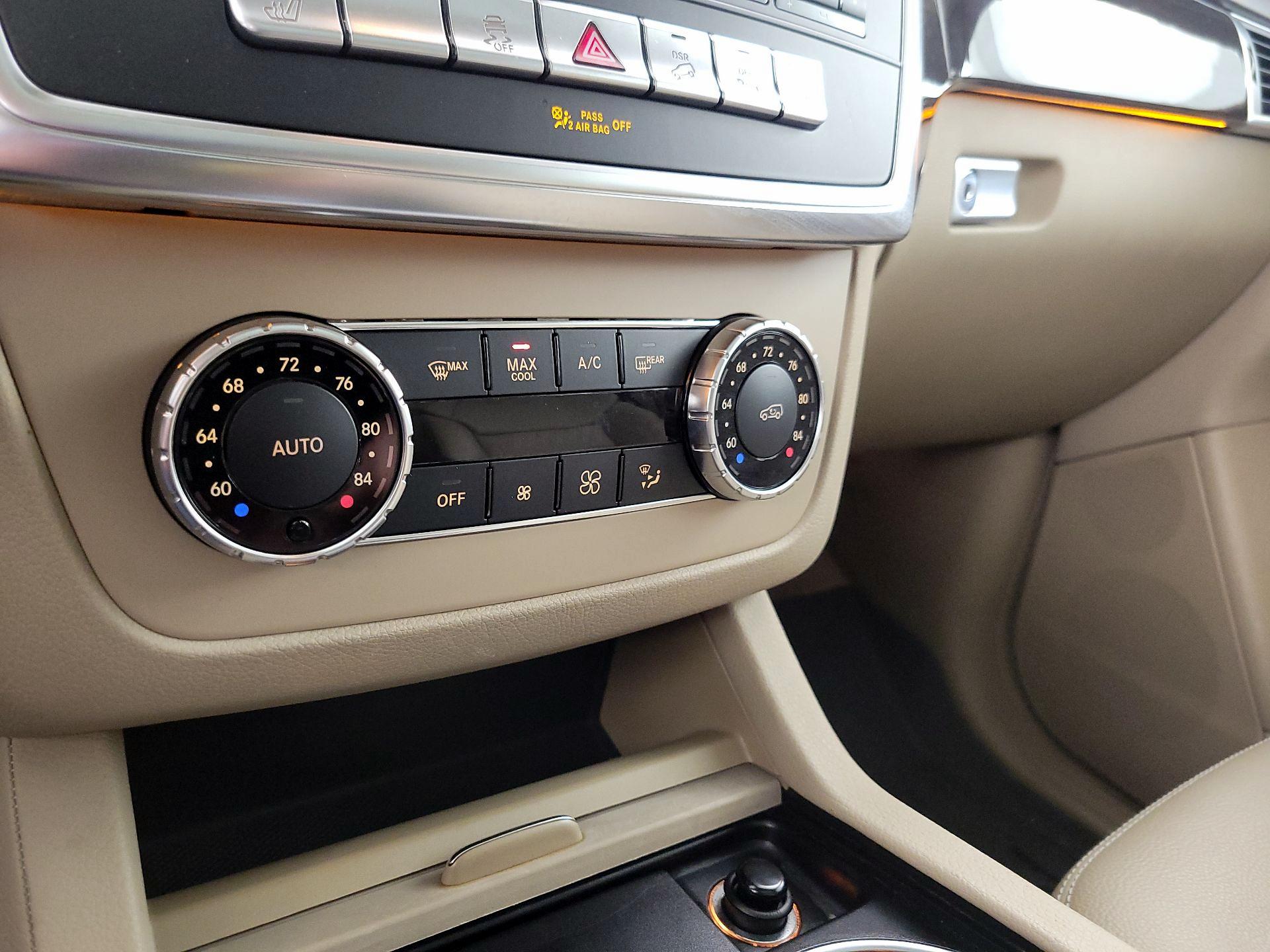 Thumbnail: 2015 Mercedes-Benz M-Class - 17