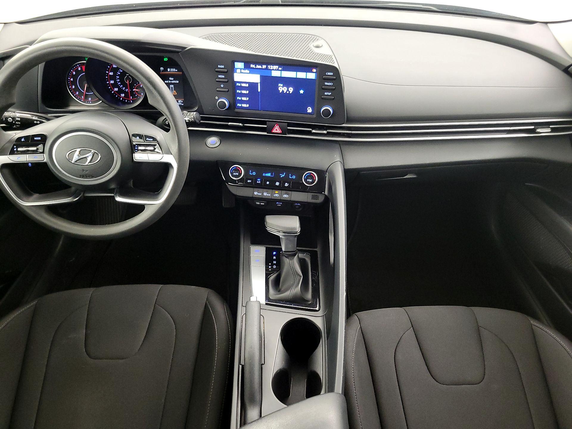 Thumbnail: 2022 Hyundai Elantra - 9