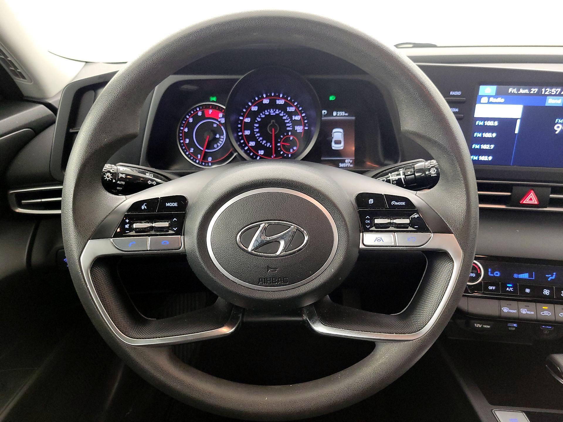 Thumbnail: 2022 Hyundai Elantra - 10