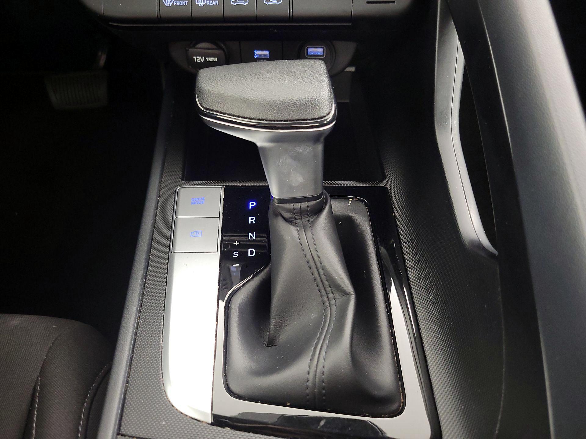 Thumbnail: 2022 Hyundai Elantra - 17