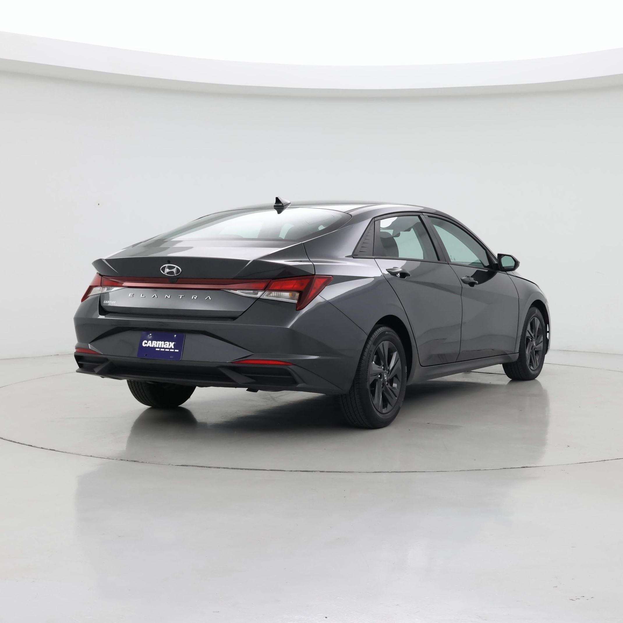 Thumbnail: 2022 Hyundai Elantra - 8