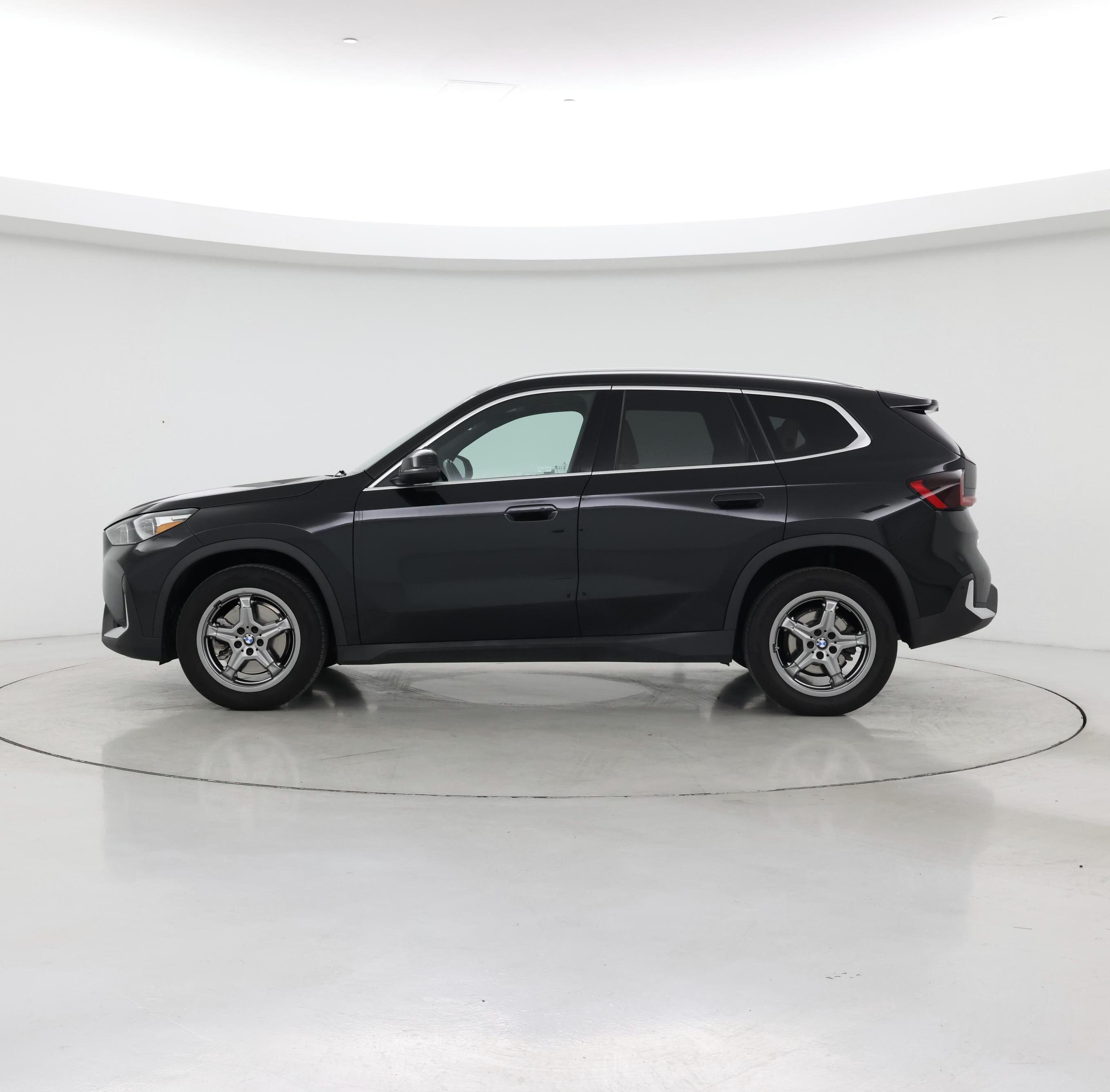 Thumbnail: 2023 BMW X1 - 3