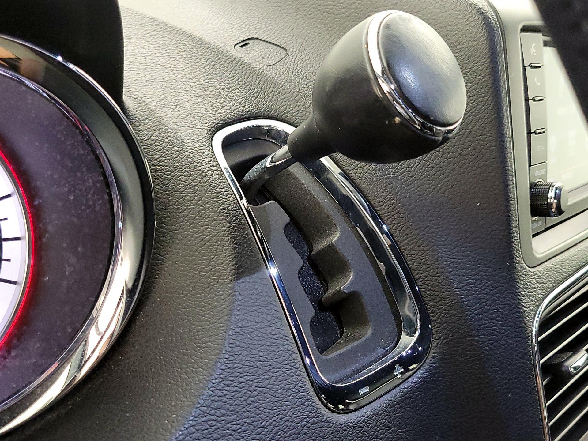 Thumbnail: 2019 Dodge Grand Caravan - 17