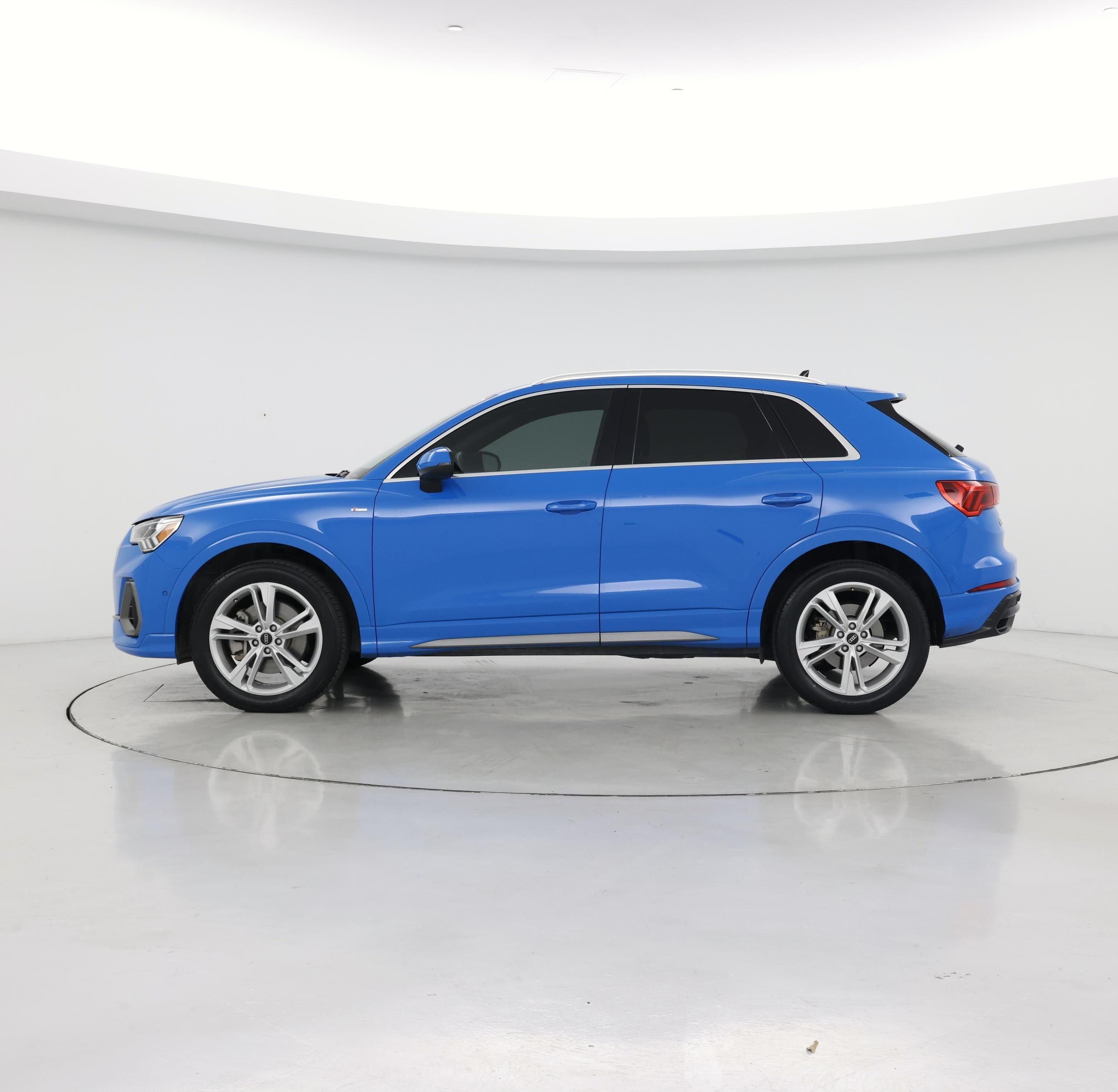 Thumbnail: 2021 Audi Q3 - 3