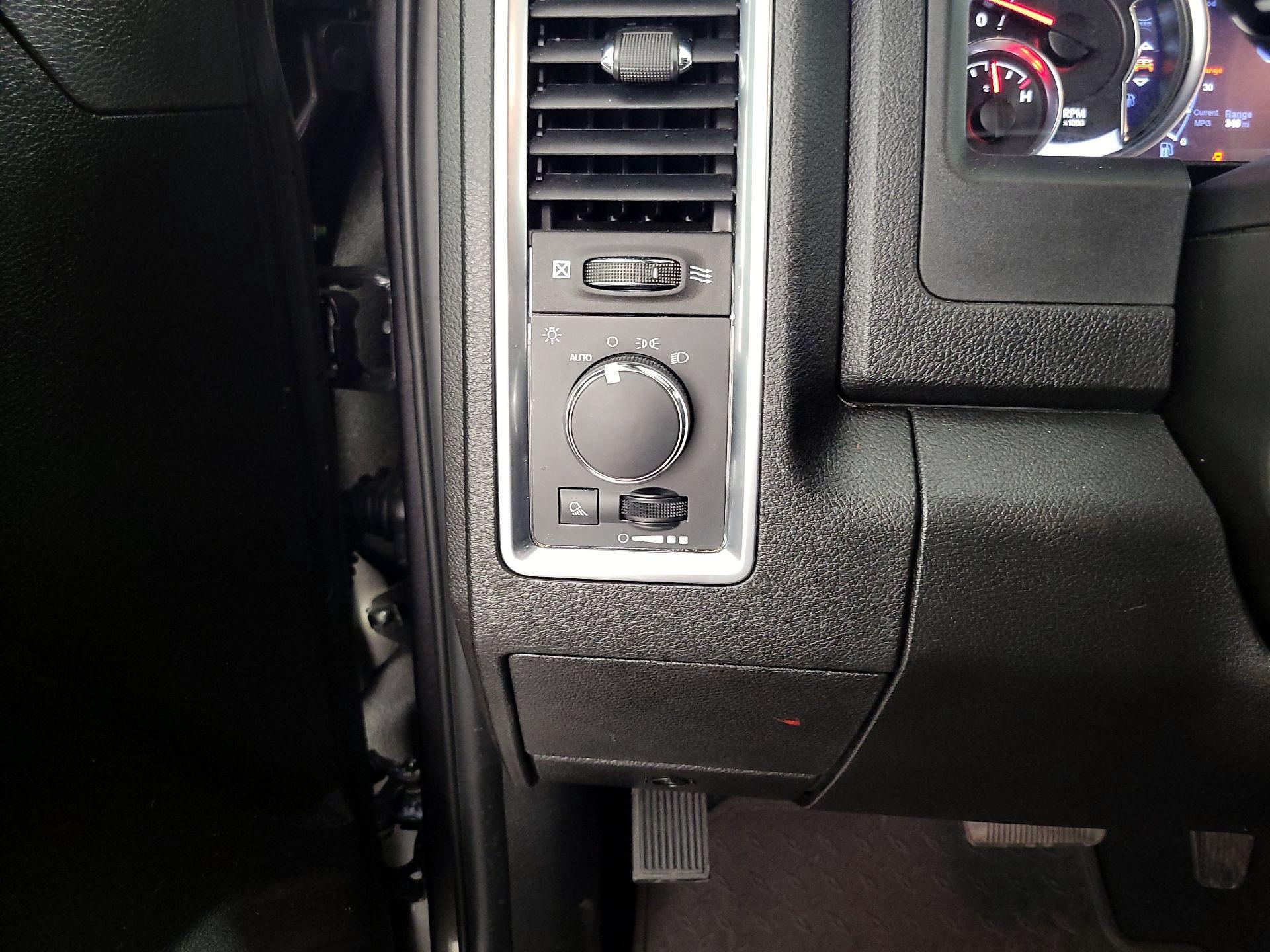 Thumbnail: 2022 RAM 1500 Classic - 13