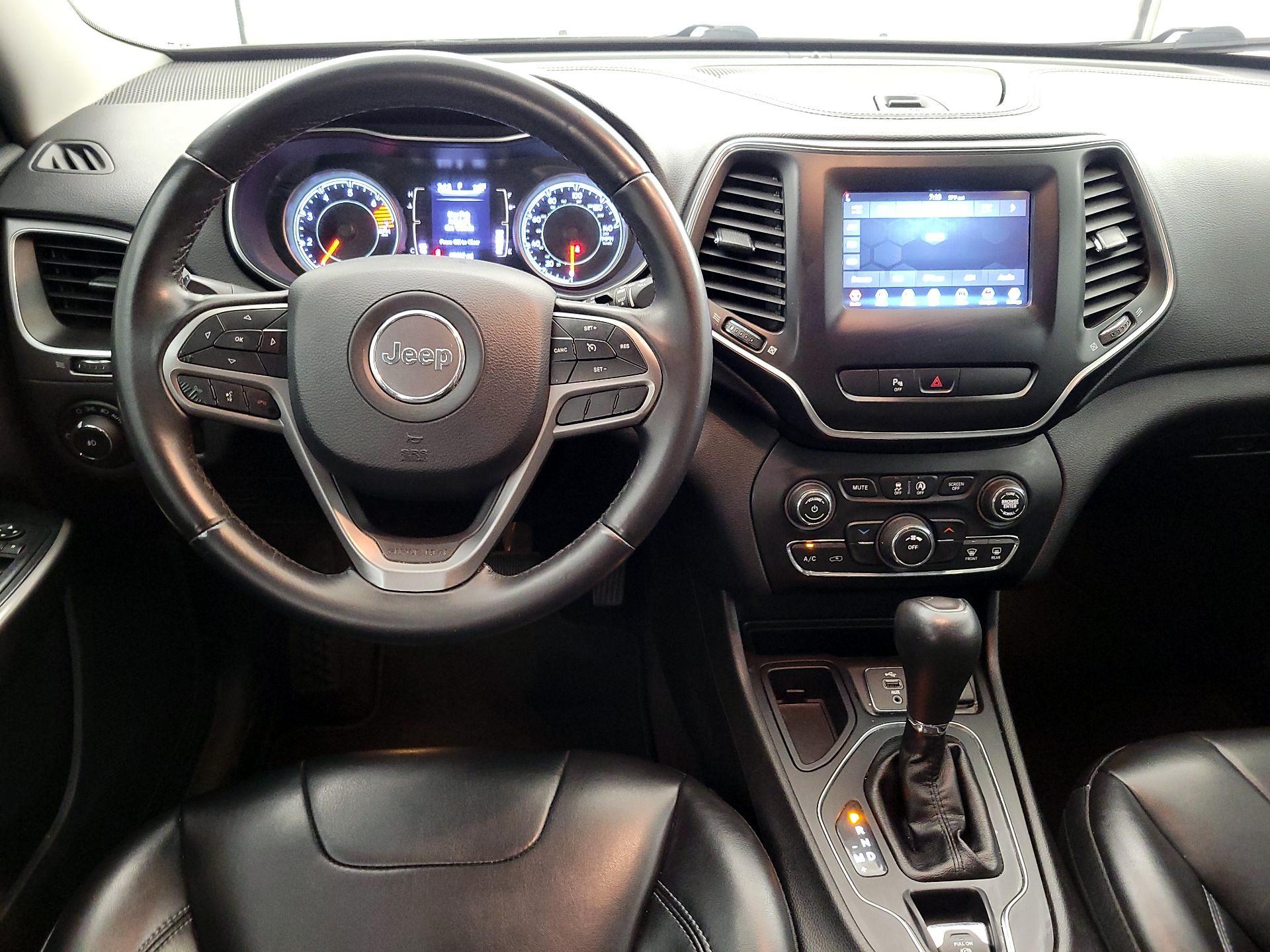 Thumbnail: 2019 Jeep Cherokee - 9
