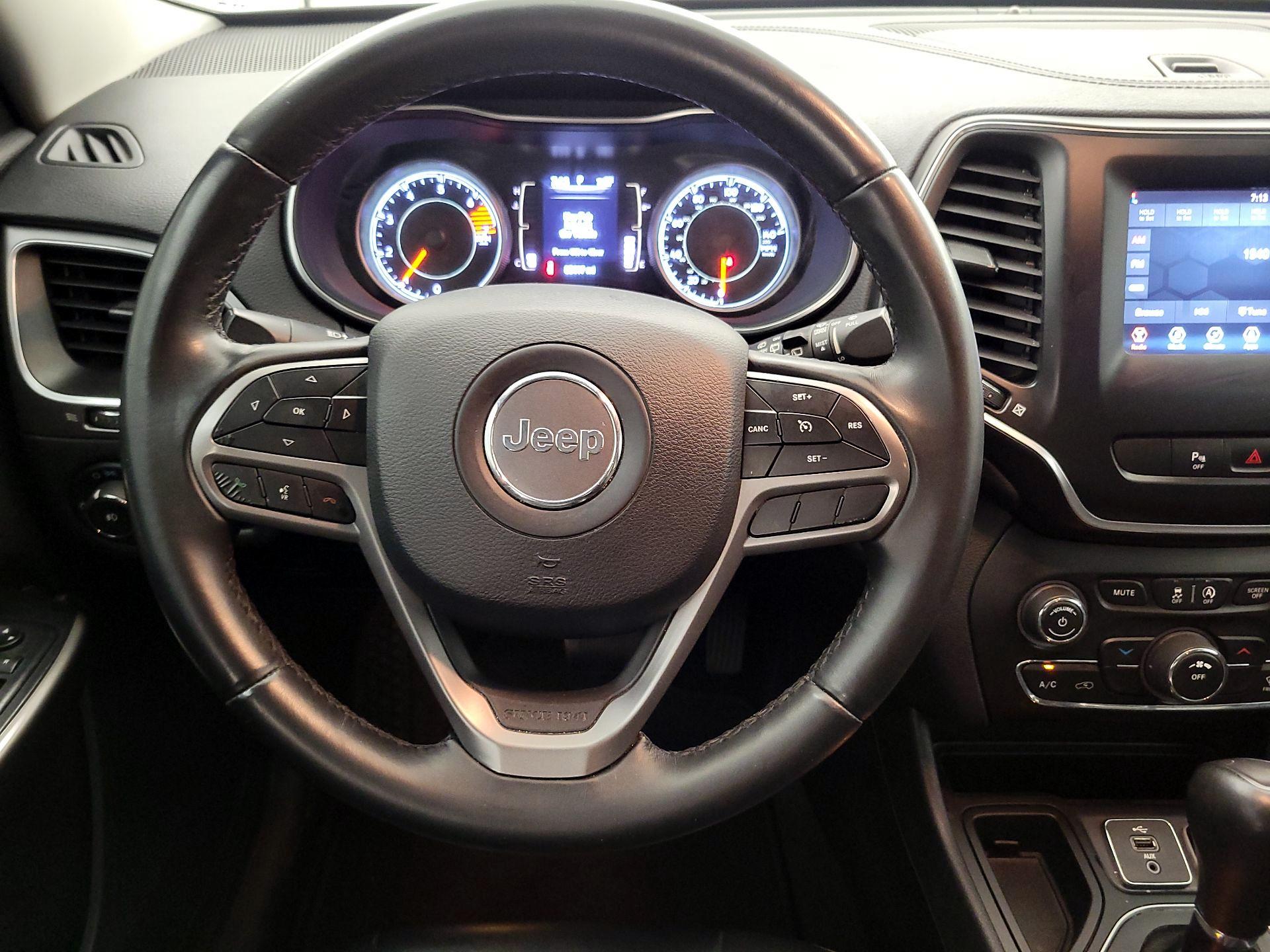 Thumbnail: 2019 Jeep Cherokee - 10