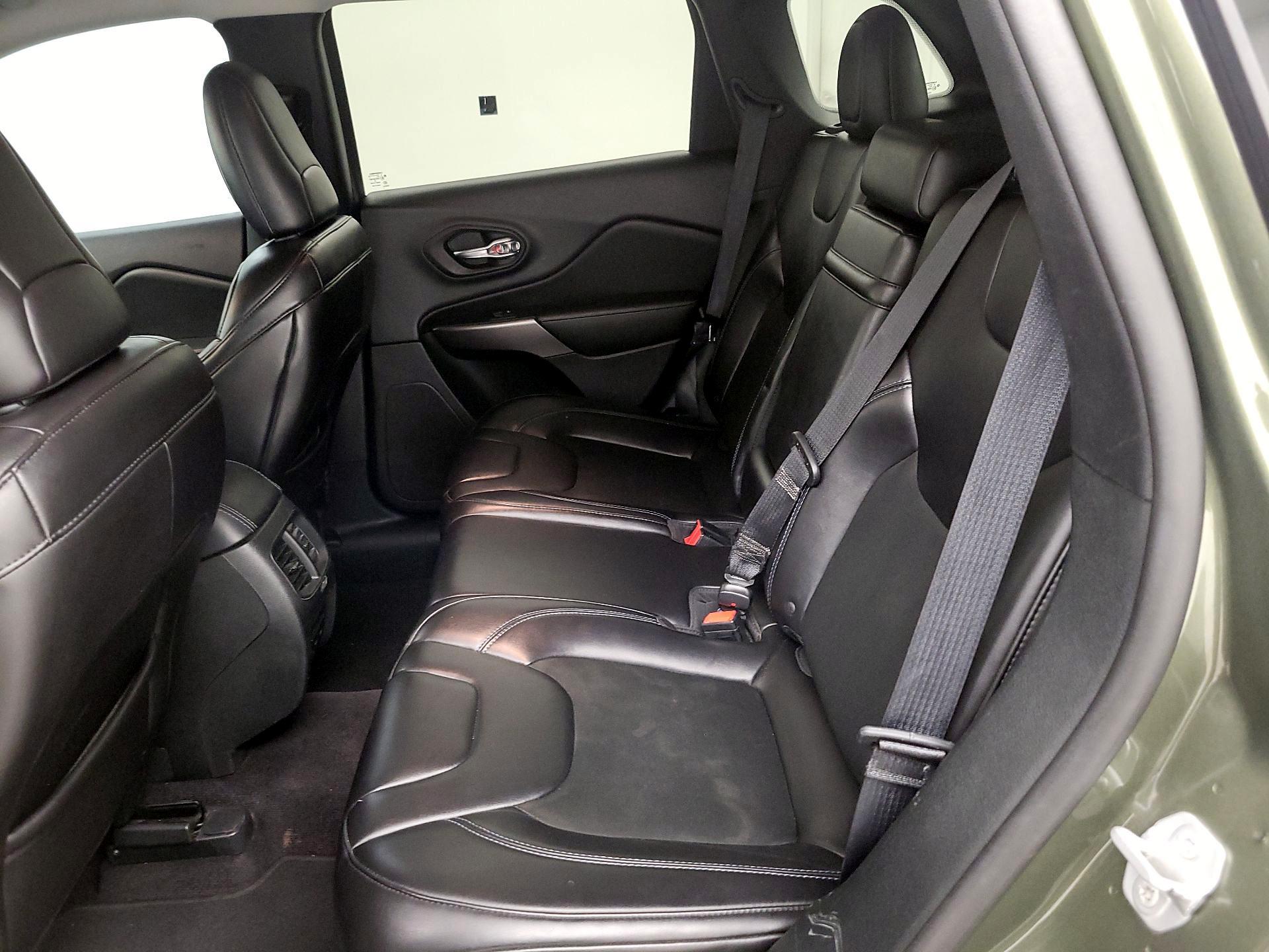 Thumbnail: 2019 Jeep Cherokee - 19
