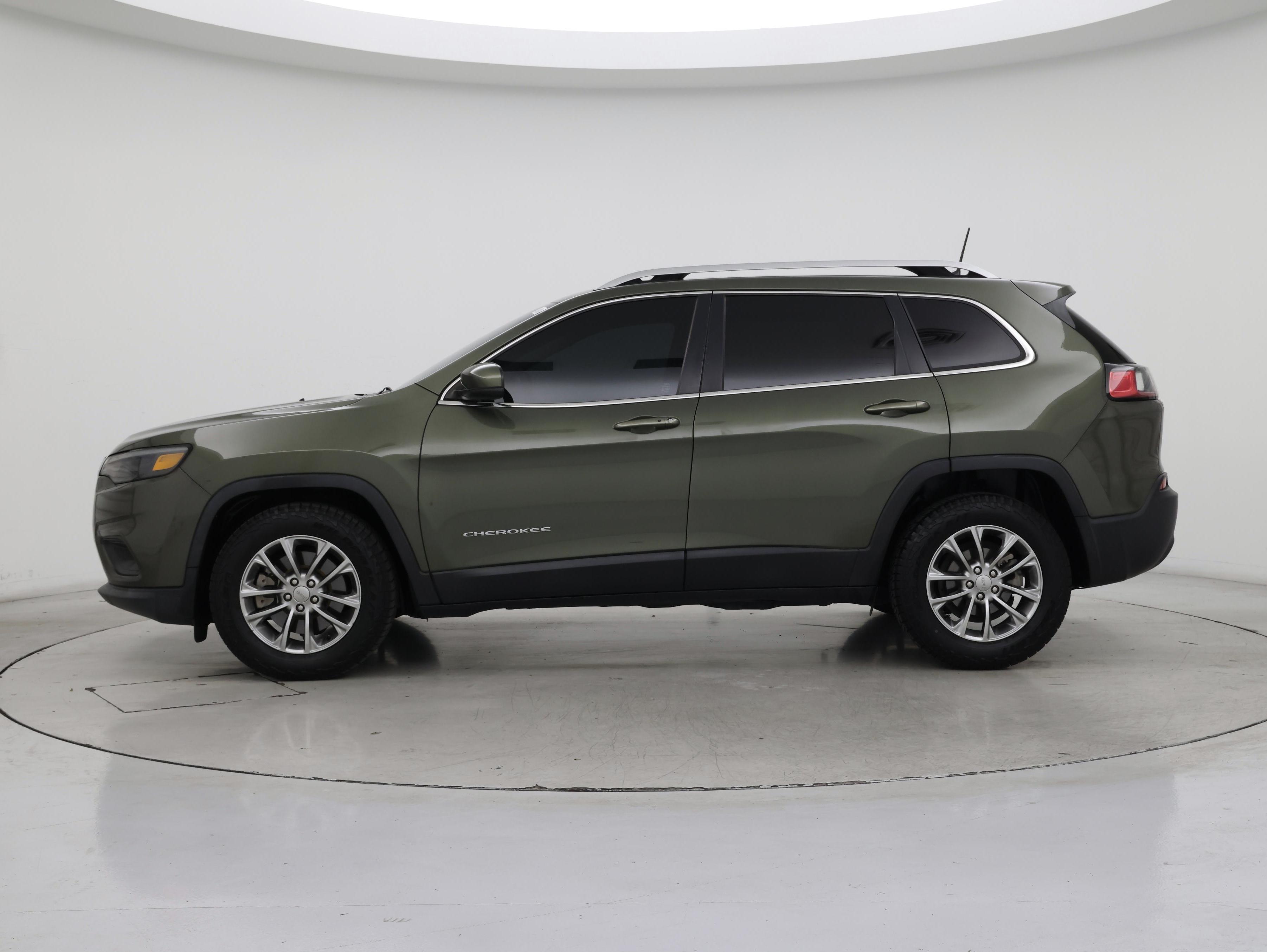 Thumbnail: 2019 Jeep Cherokee - 3