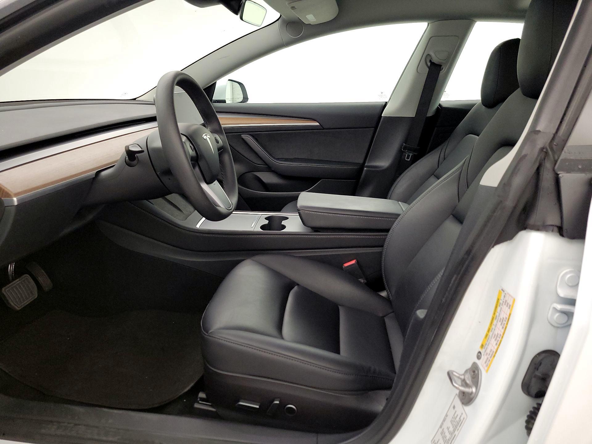 Thumbnail: 2023 Tesla Model 3 - 11