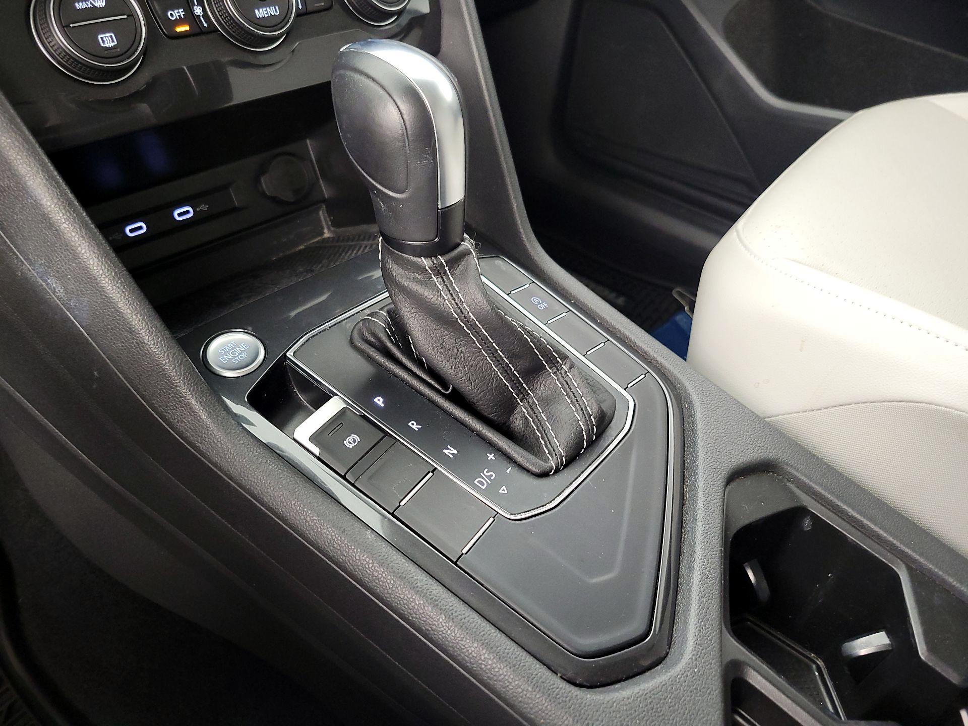Thumbnail: 2021 Volkswagen Tiguan - 17