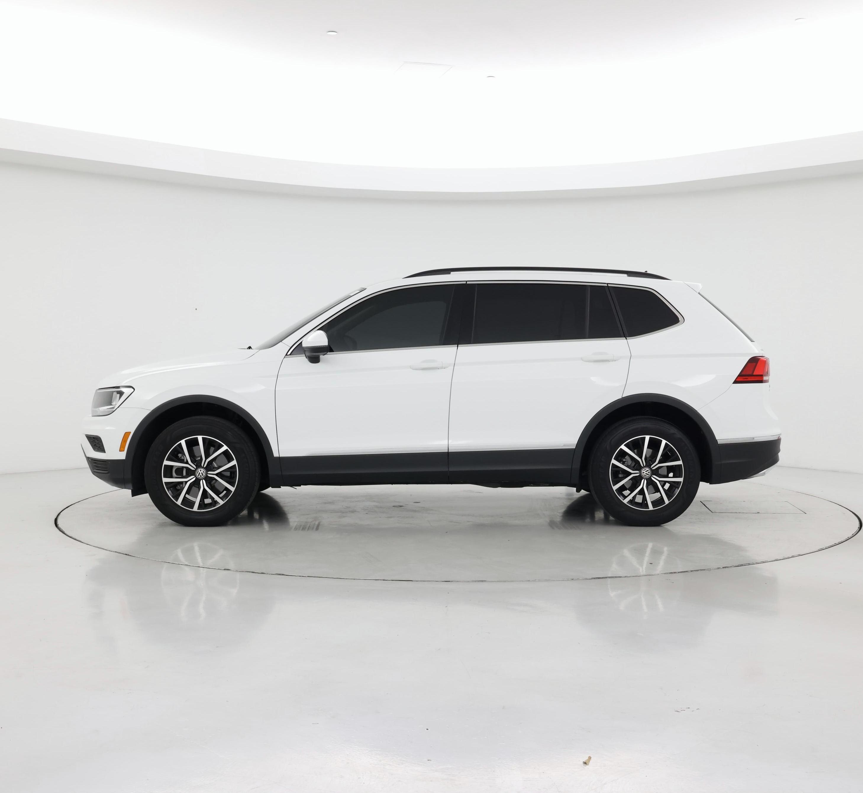 Thumbnail: 2021 Volkswagen Tiguan - 3