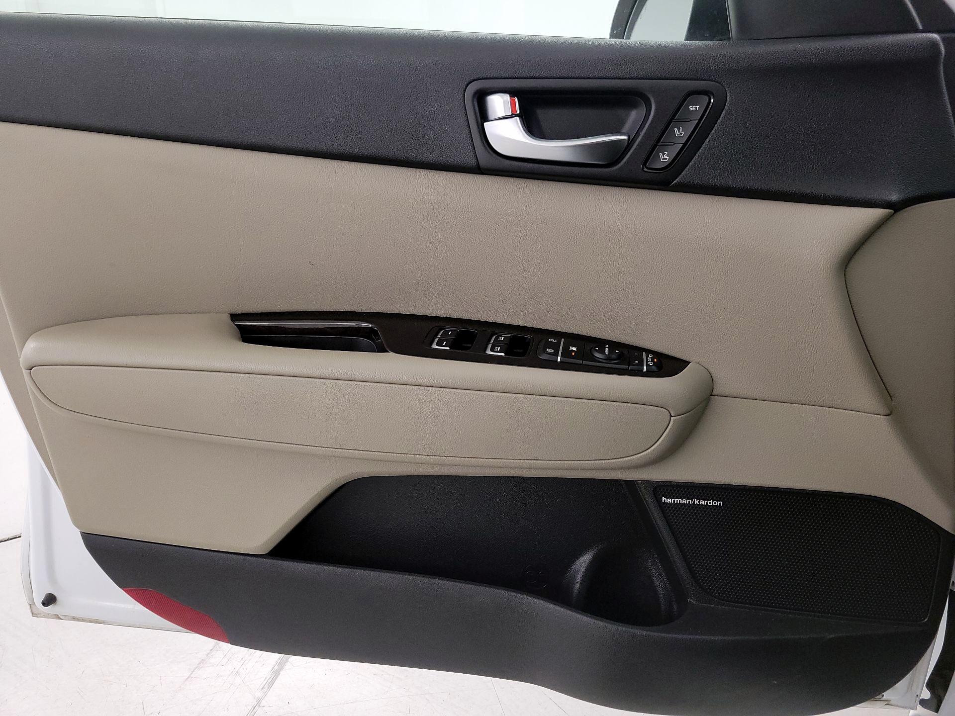 Thumbnail: 2016 Kia Optima - 12