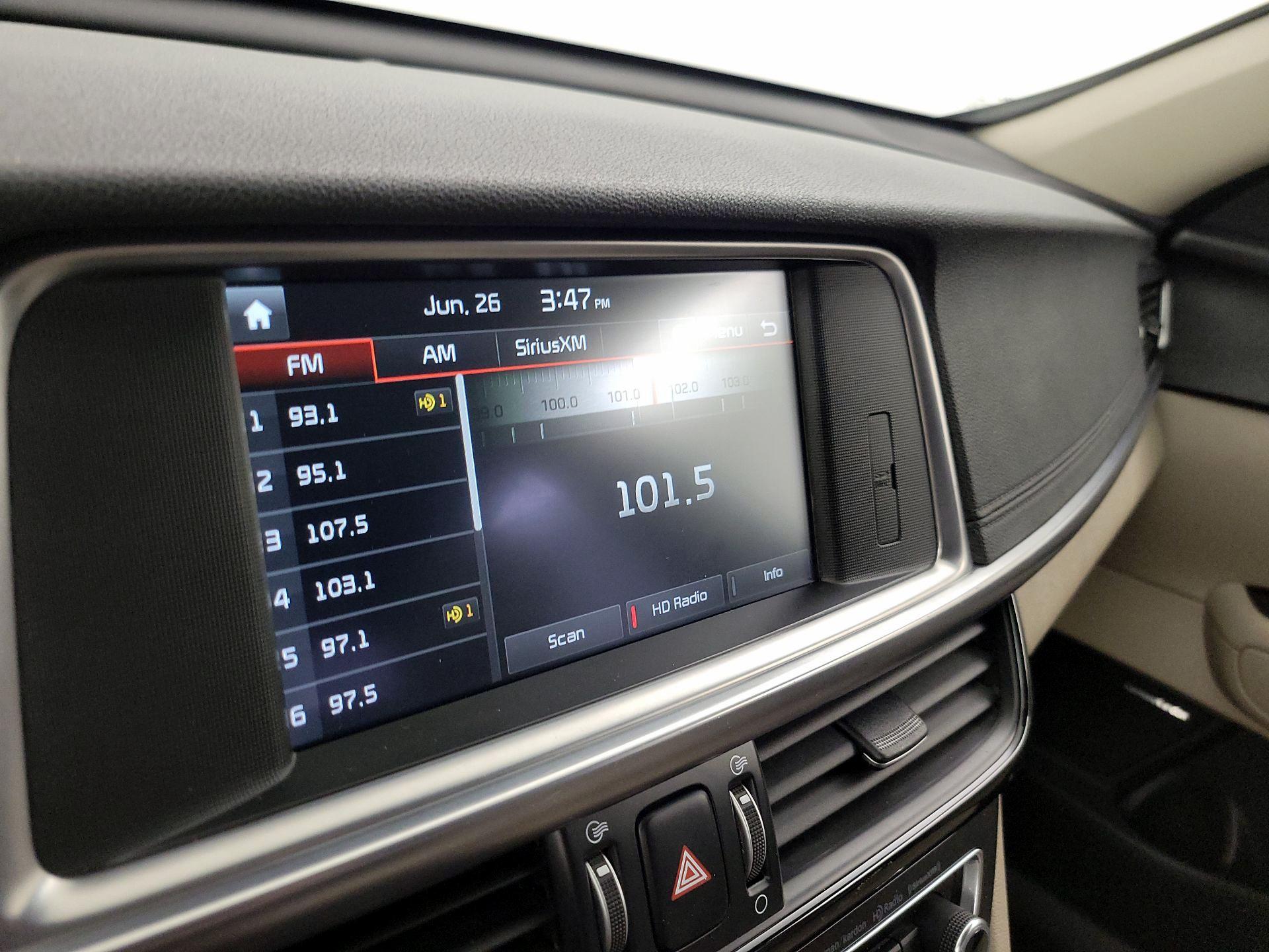 Thumbnail: 2016 Kia Optima - 16