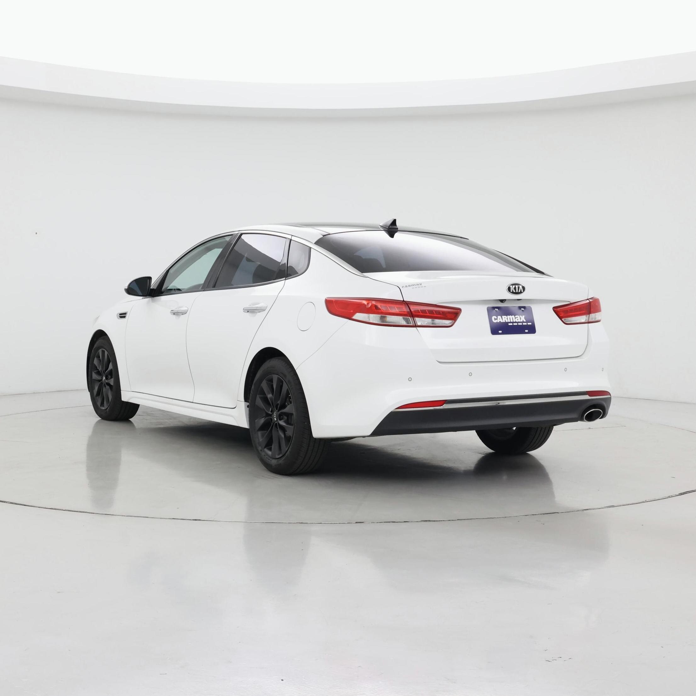 Thumbnail: 2016 Kia Optima - 2
