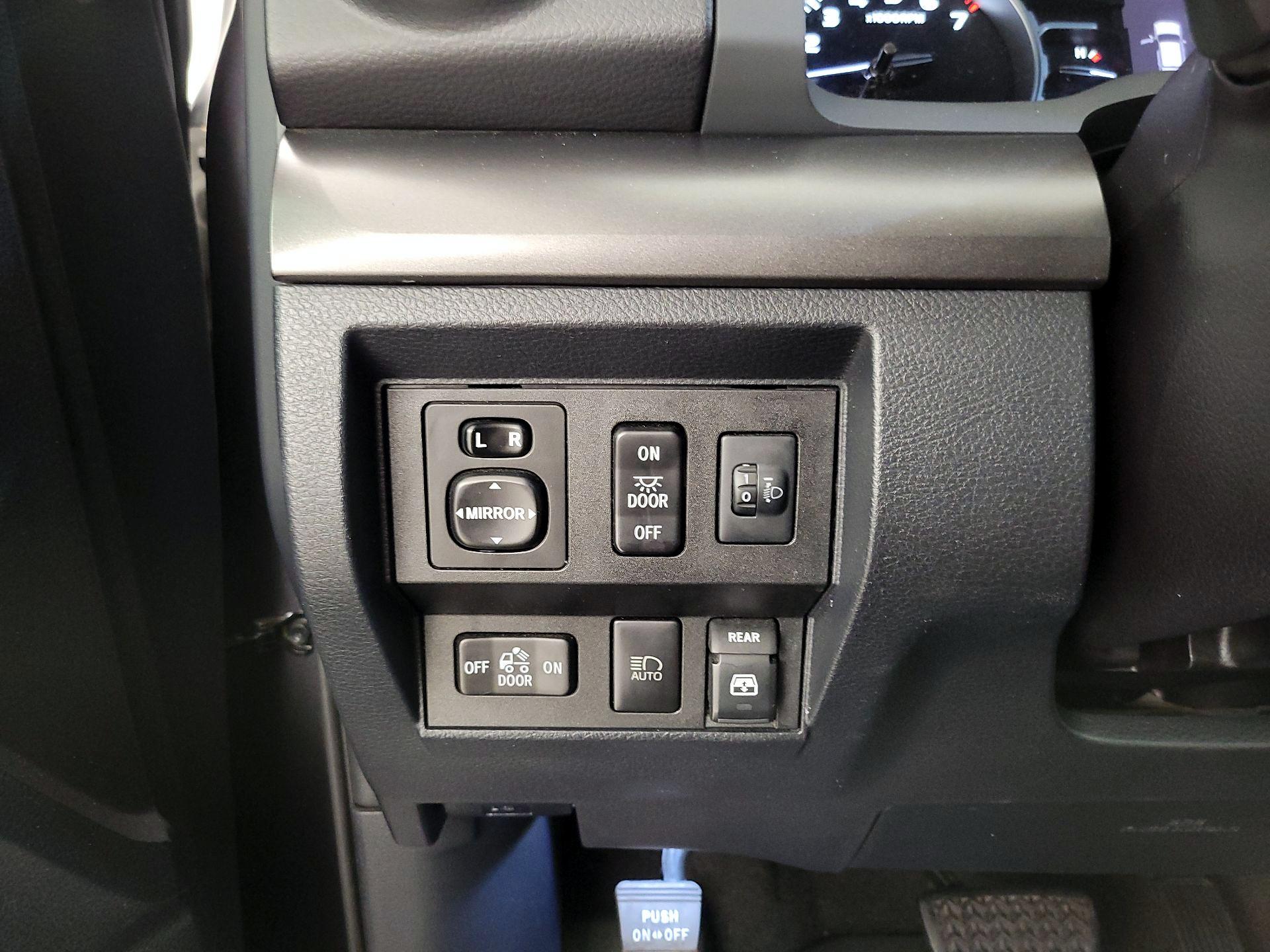 Thumbnail: 2019 Toyota Tundra - 13