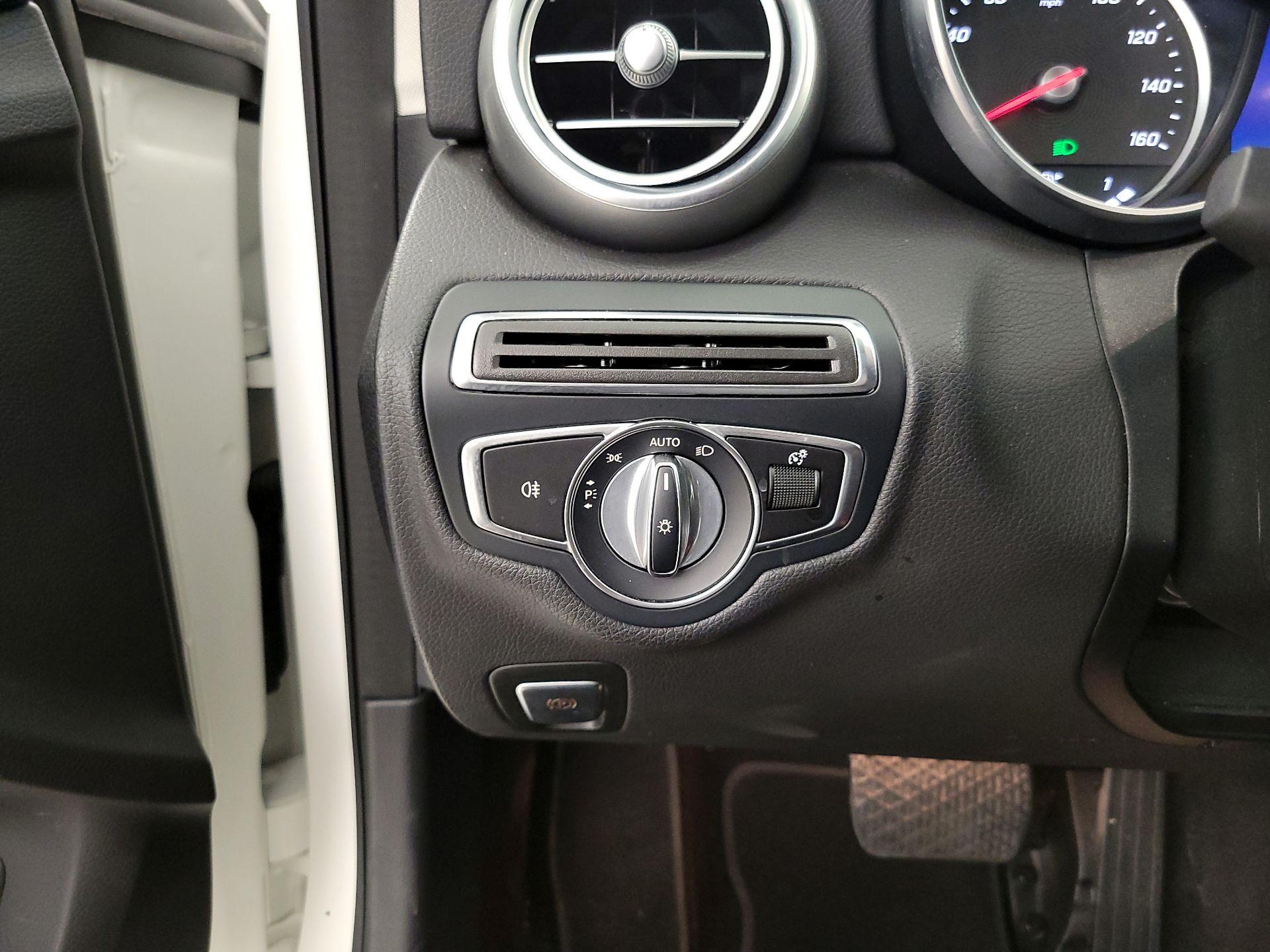 Thumbnail: 2019 Mercedes-Benz C-Class - 13