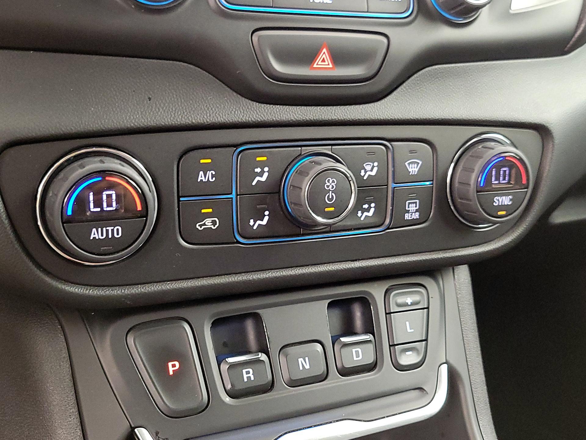 Thumbnail: 2018 GMC Terrain - 17
