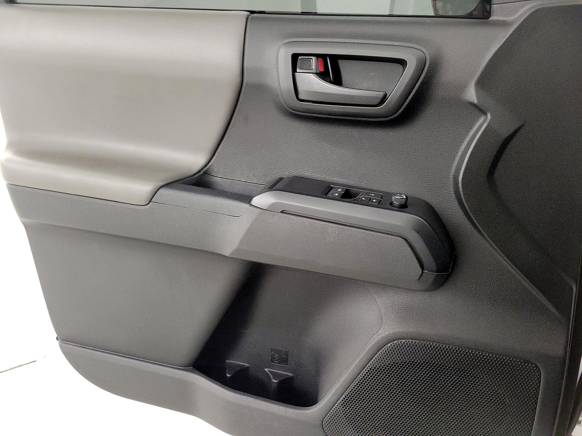 Thumbnail: 2022 Toyota Tacoma - 12